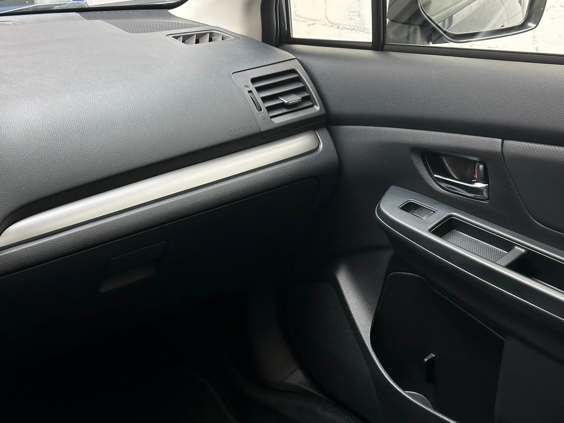 SUBARU XV 2.0 Swiss One AWD CVT-image-17