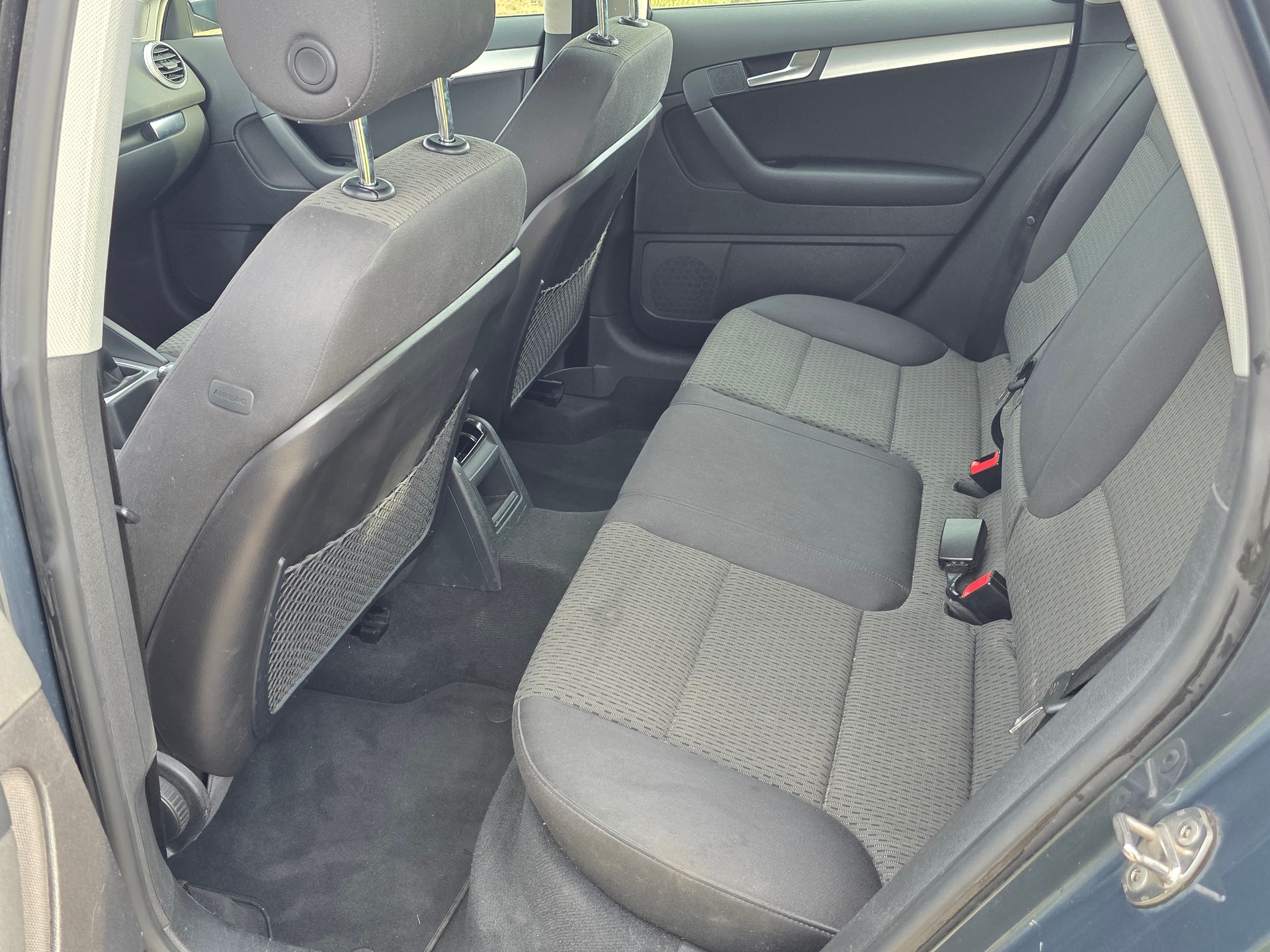AUDI A3 Sportback 1.6 TDI Ambition-image-8