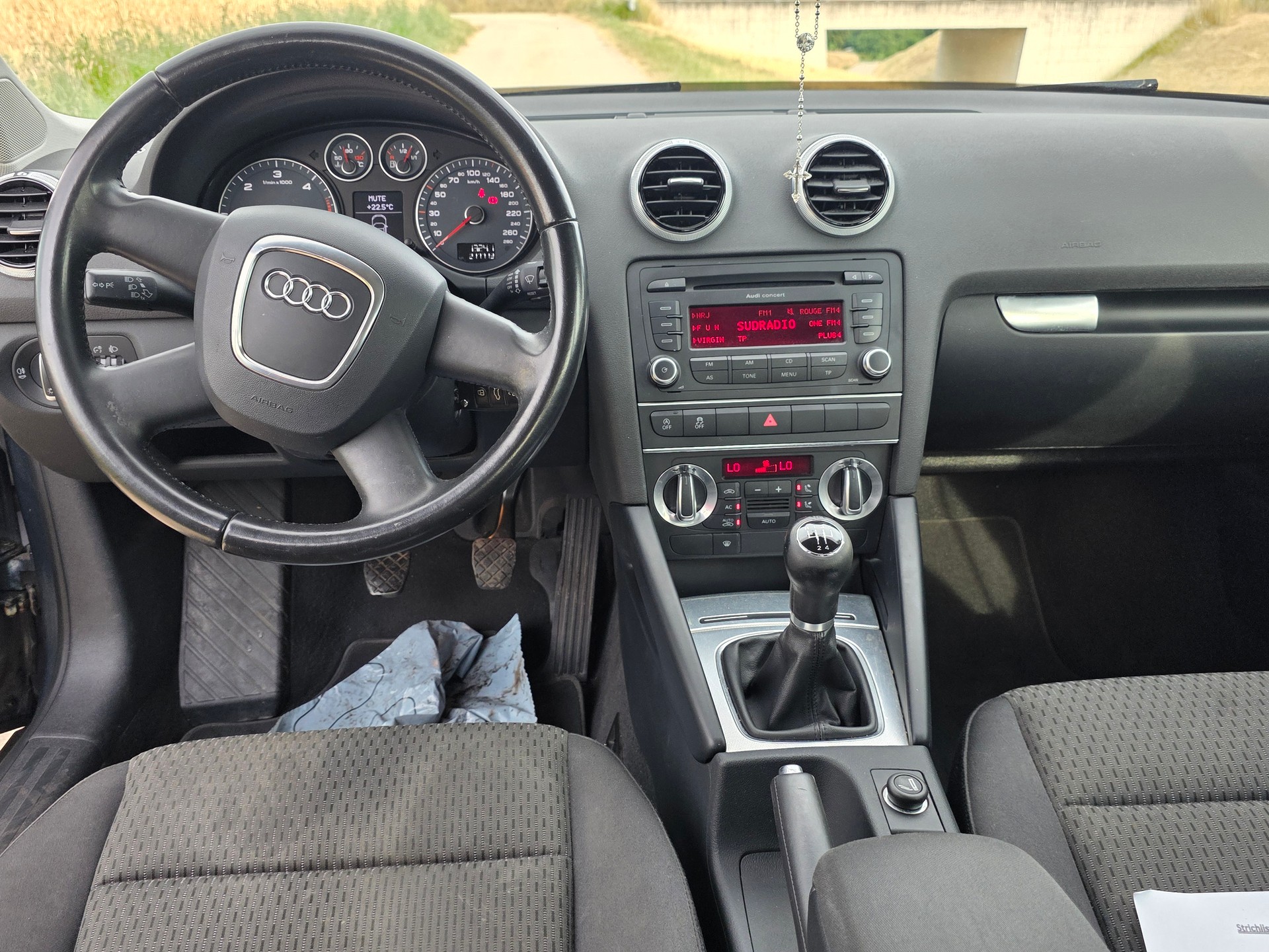AUDI A3 Sportback 1.6 TDI Ambition-image-7