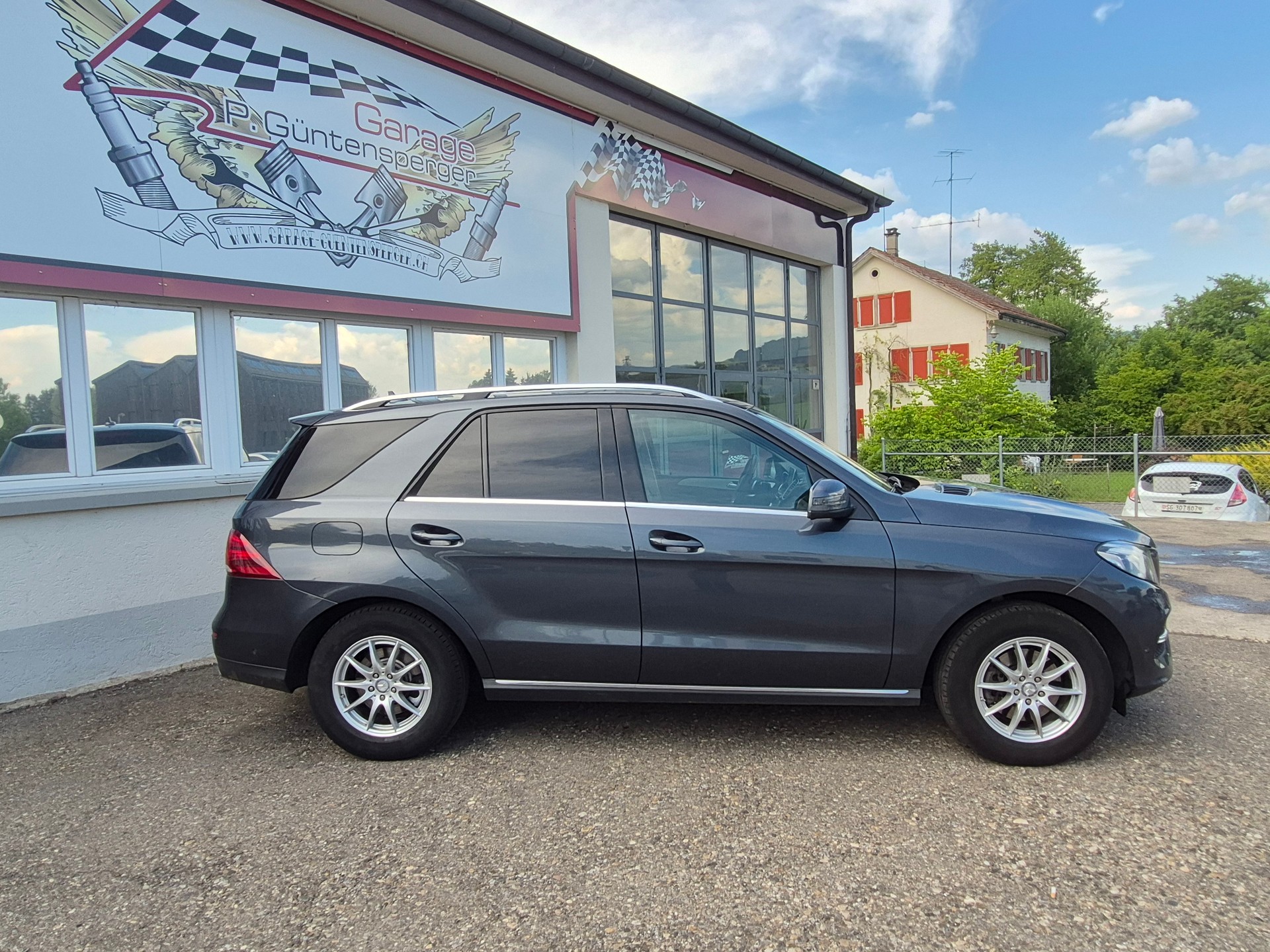 MERCEDES-BENZ GLE 250 d 4Matic 9G-Tronic-image-9