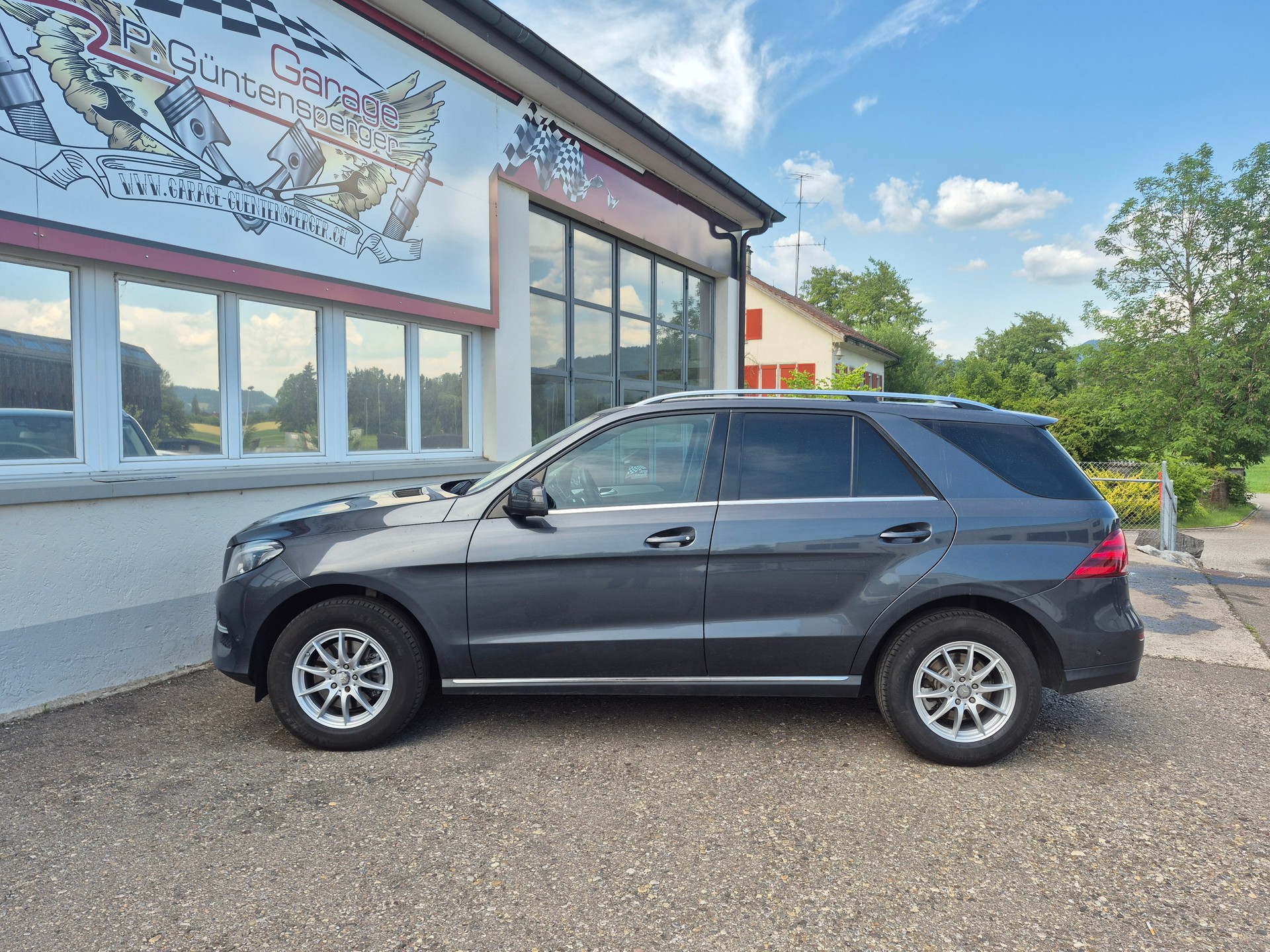 MERCEDES-BENZ GLE 250 d 4Matic 9G-Tronic-image-4