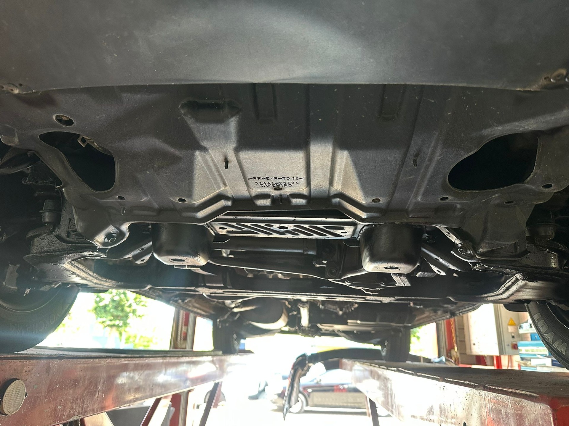 TOYOTA Hiace D-4D Van 4WD SWB-image-15