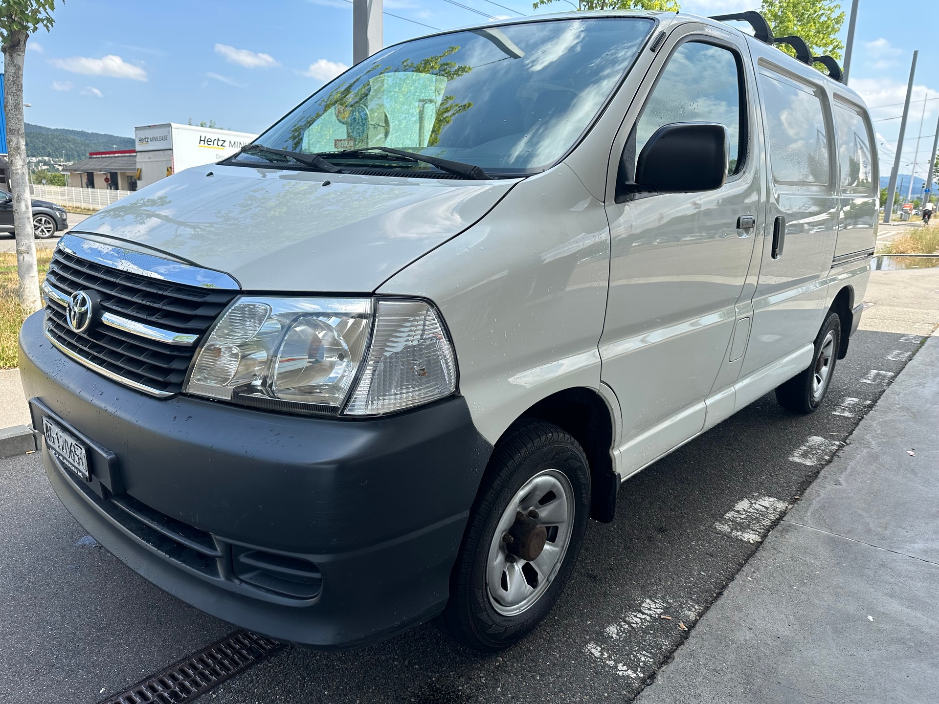 TOYOTA Hiace D-4D Van 4WD SWB-image-0