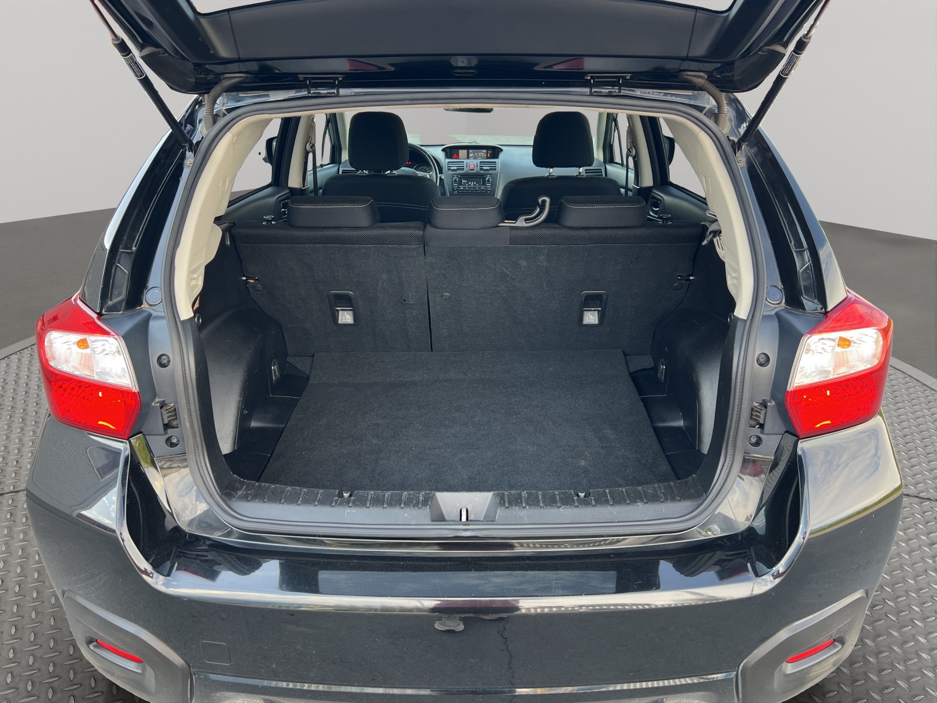 SUBARU XV 2.0D Swiss Two AWD-image-5