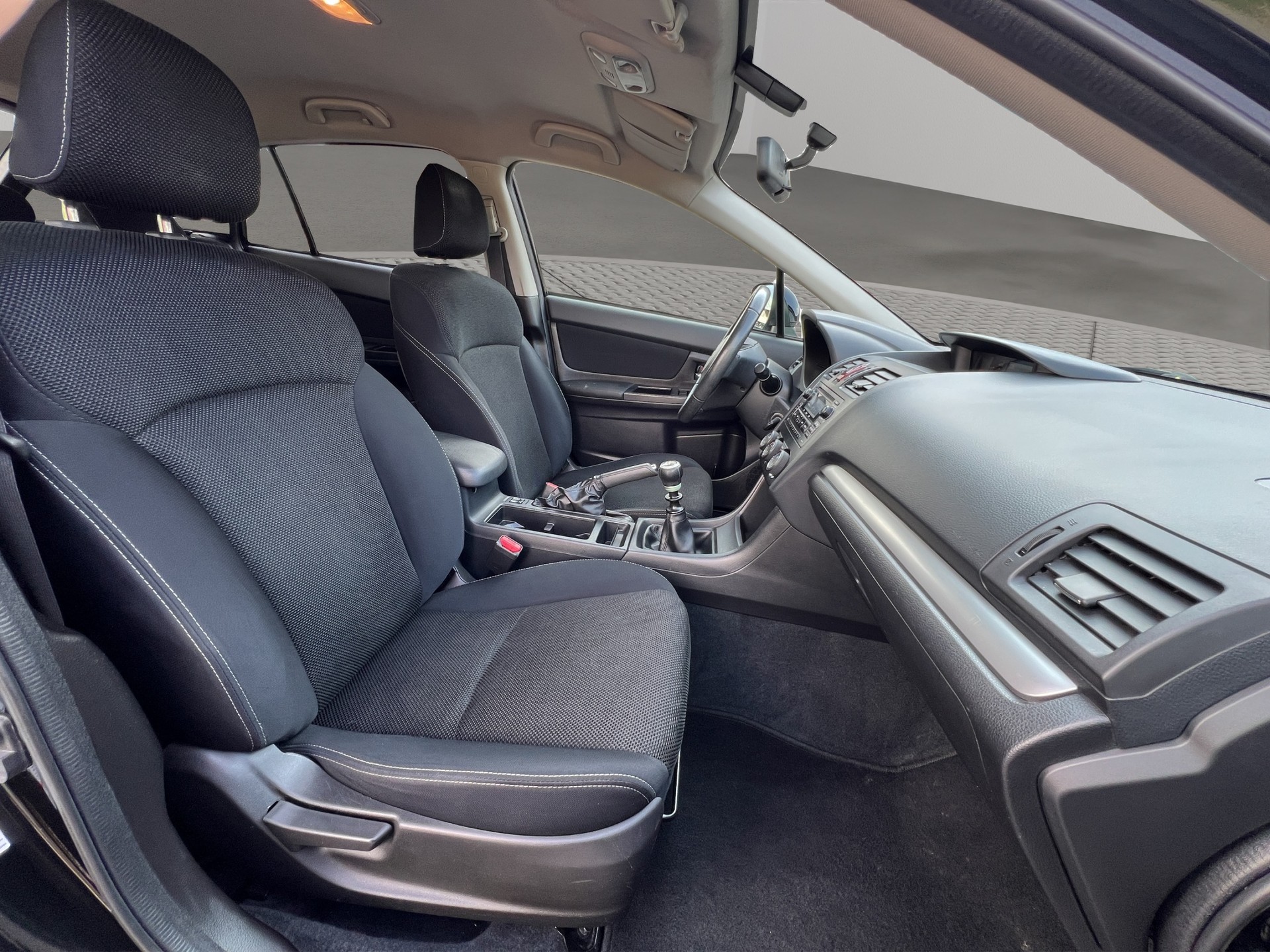 SUBARU XV 2.0D Swiss Two AWD-image-10