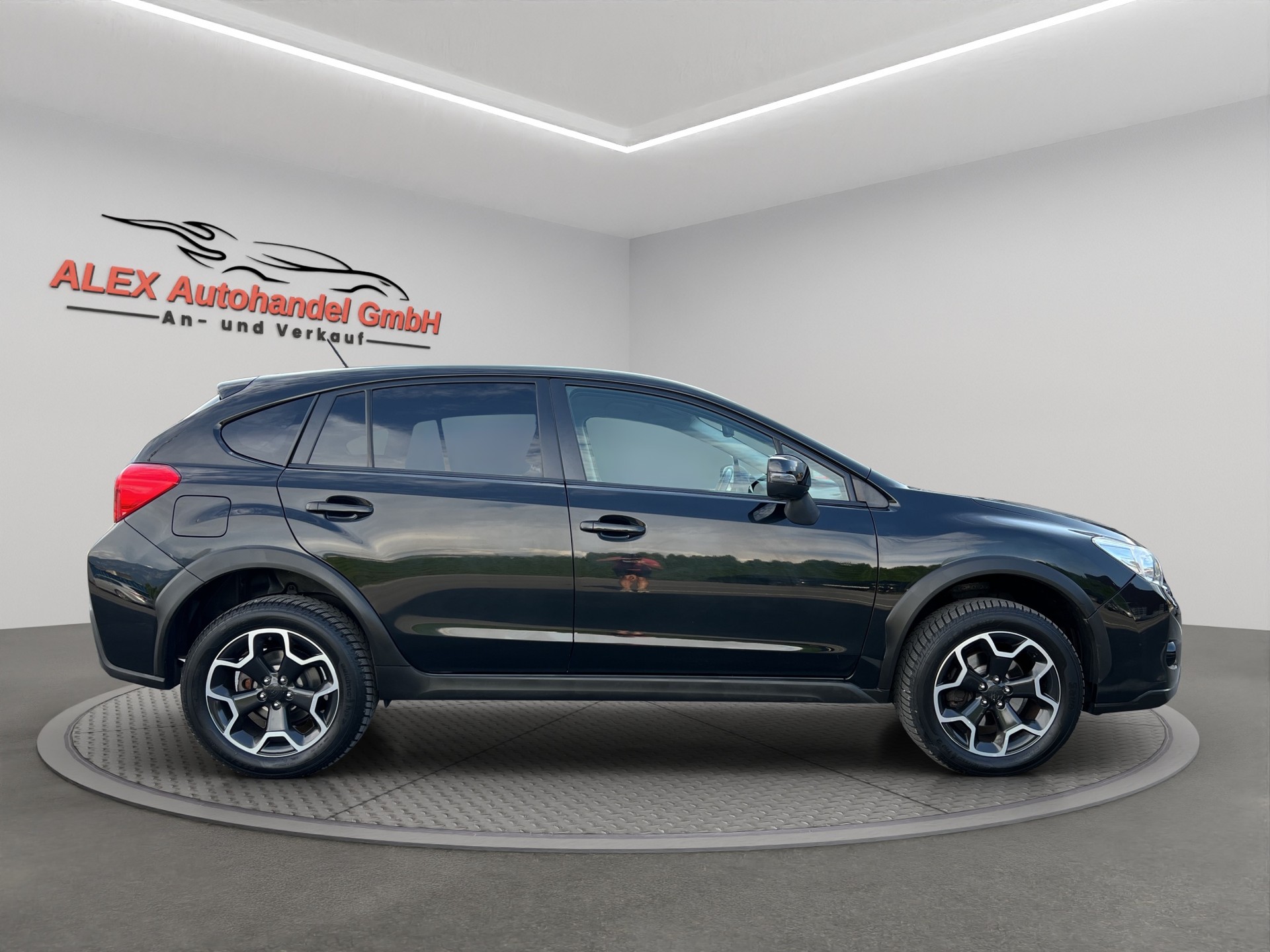 SUBARU XV 2.0D Swiss Two AWD-image-7