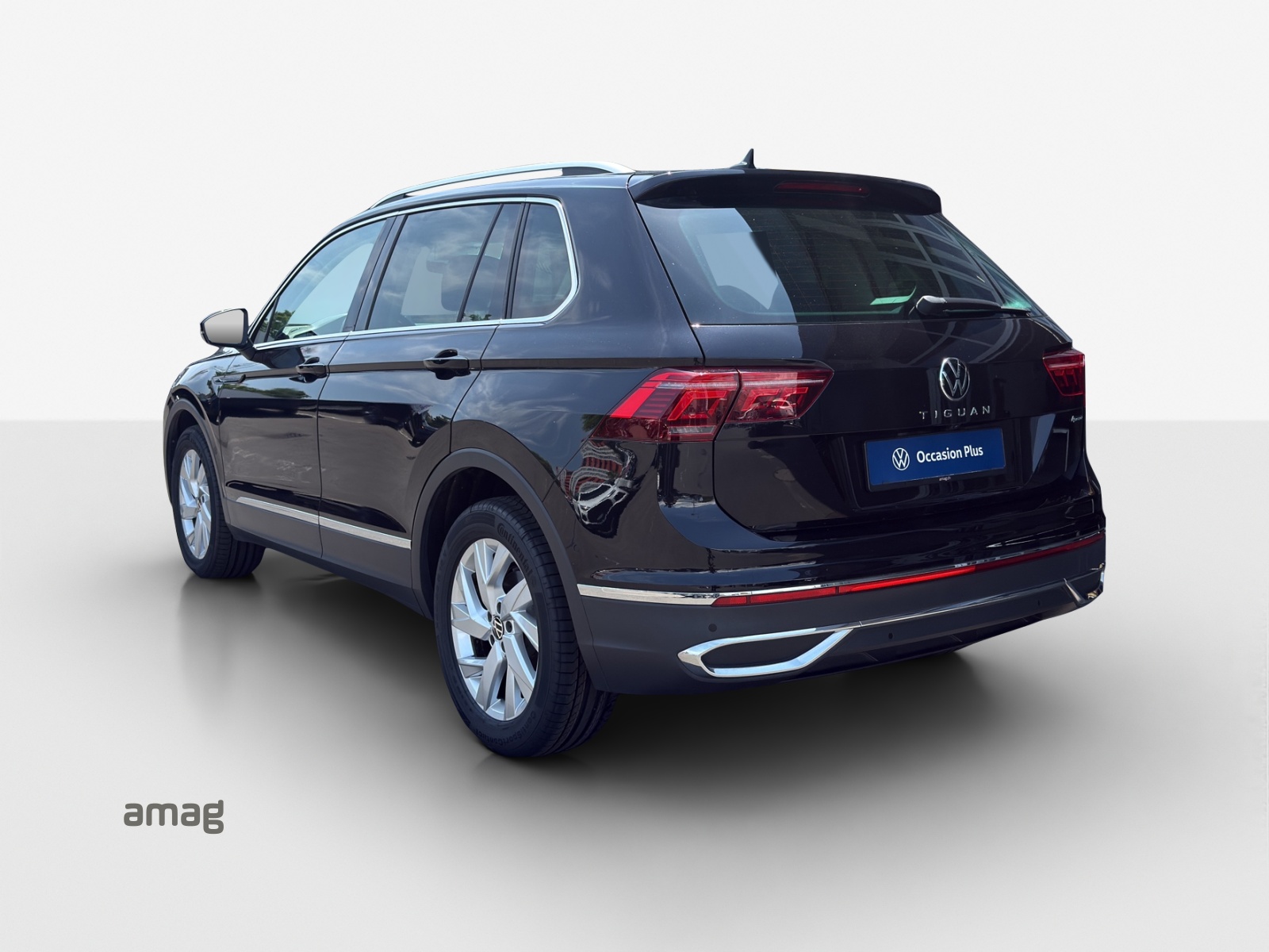 VW Tiguan 2.0TSI Elegance 4Motion DSG-image-2