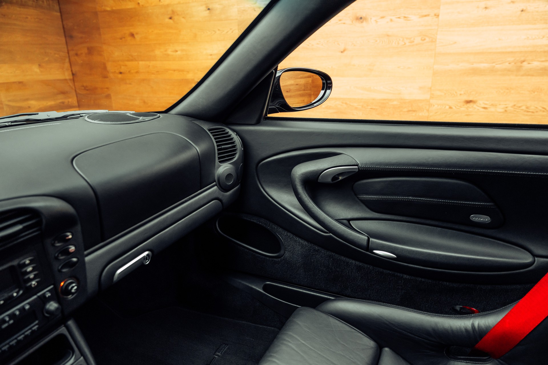 PORSCHE 911 GT2-image-9