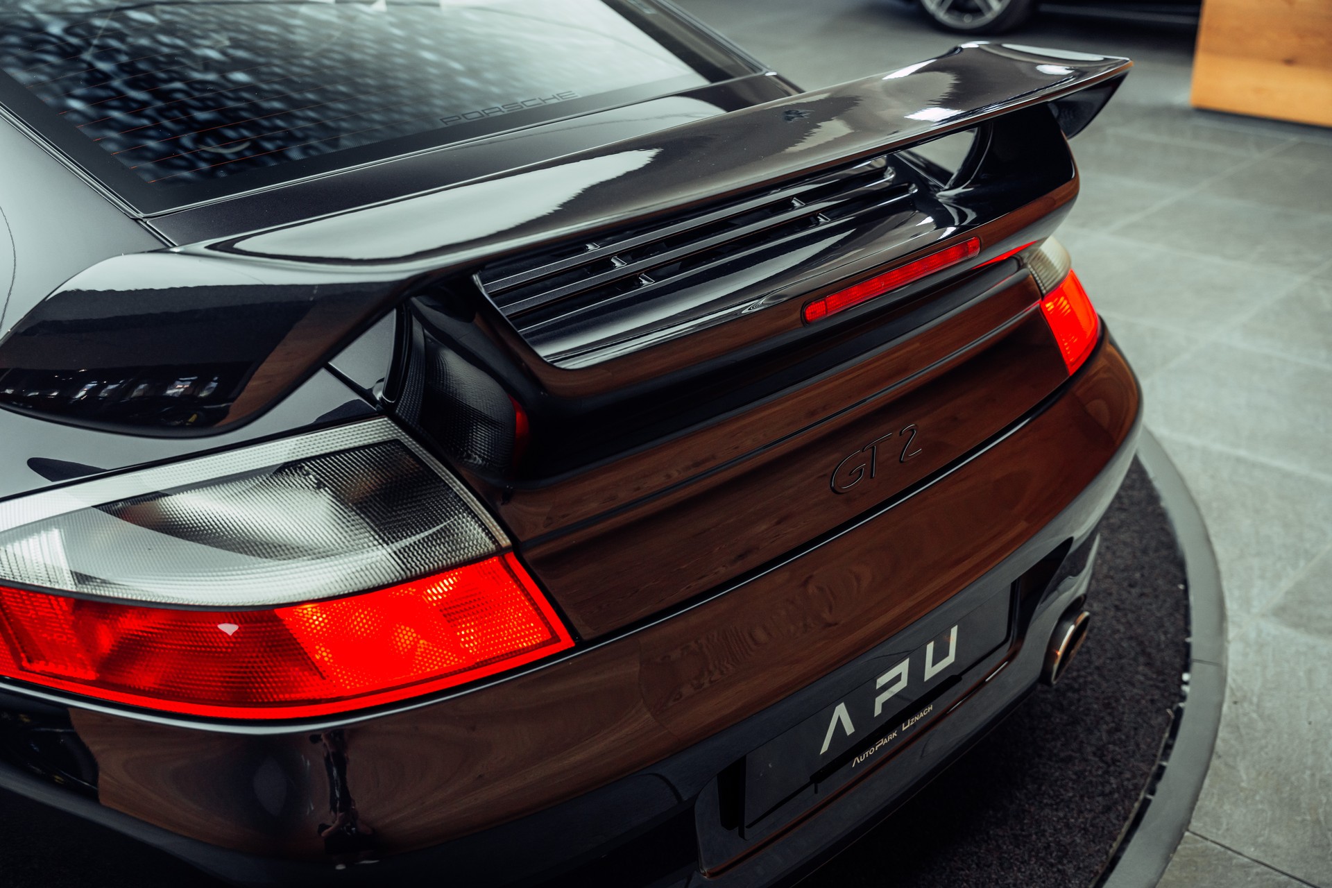 PORSCHE 911 GT2-image-17