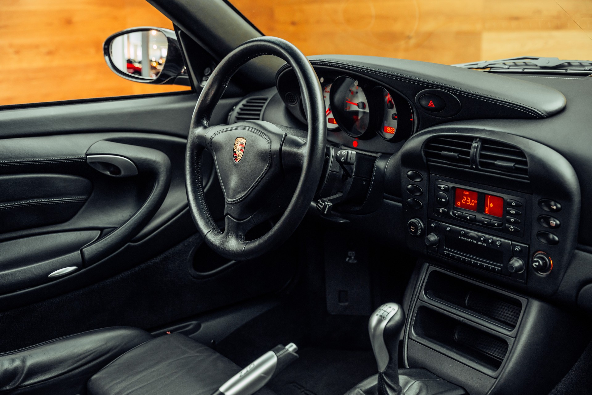 PORSCHE 911 GT2-image-14