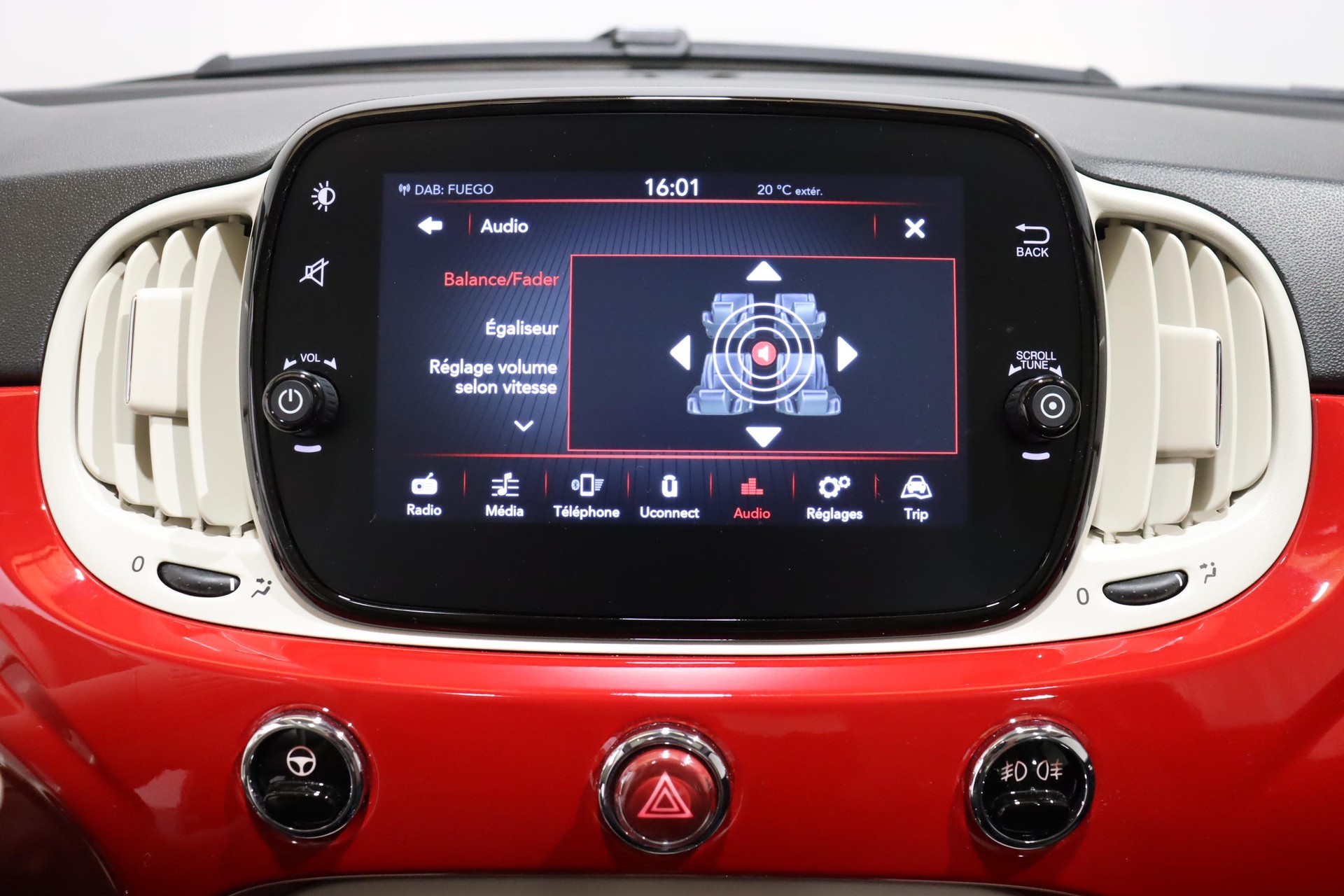 FIAT 500 1.0 Hybrid Lounge-image-13