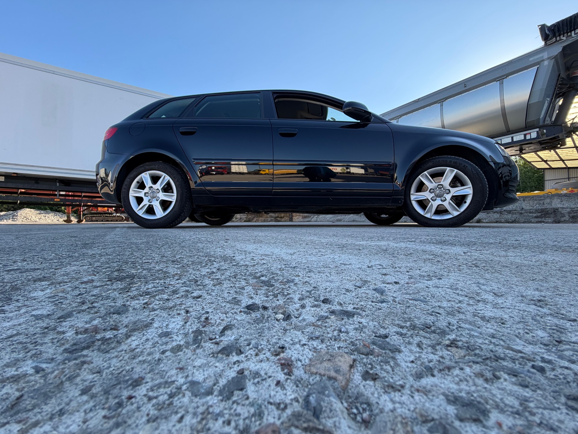 AUDI A3 Sportback 1.4 TFSI Ambition-image-2