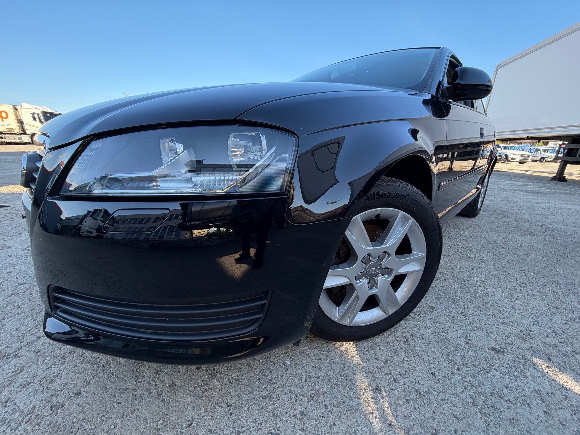 AUDI A3 Sportback 1.4 TFSI Ambition-image-0