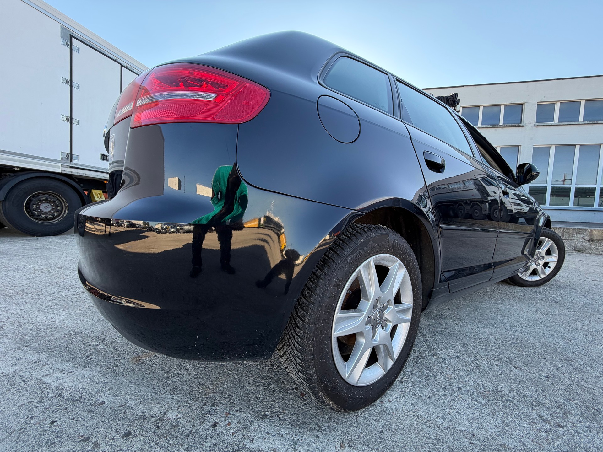 AUDI A3 Sportback 1.4 TFSI Ambition-image-7