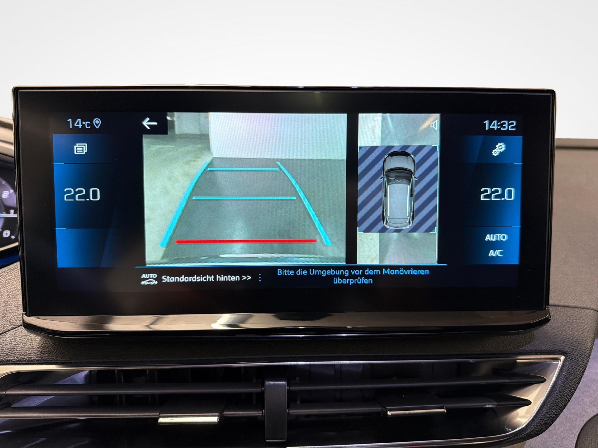 PEUGEOT 3008 1.2 PureTech GT Pack-image-17