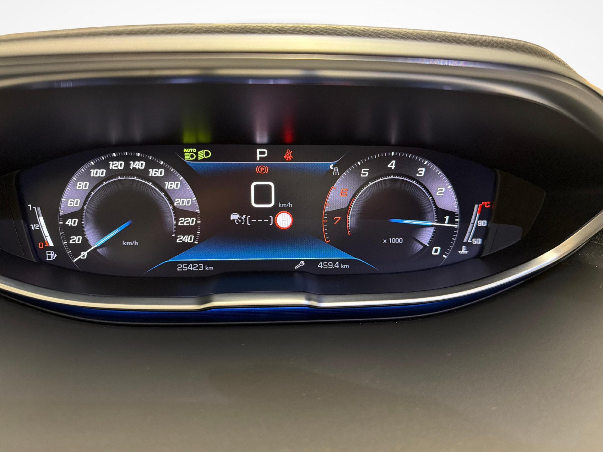 PEUGEOT 3008 1.2 PureTech GT Pack-image-12