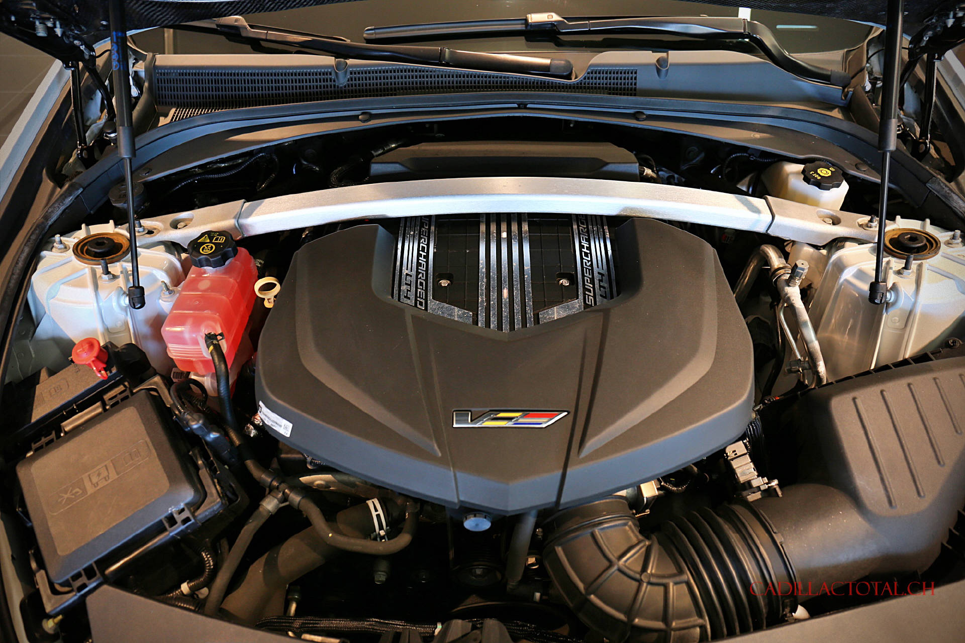 CADILLAC CTS-V 6.2 V8 Carbon Black Edition-image-16