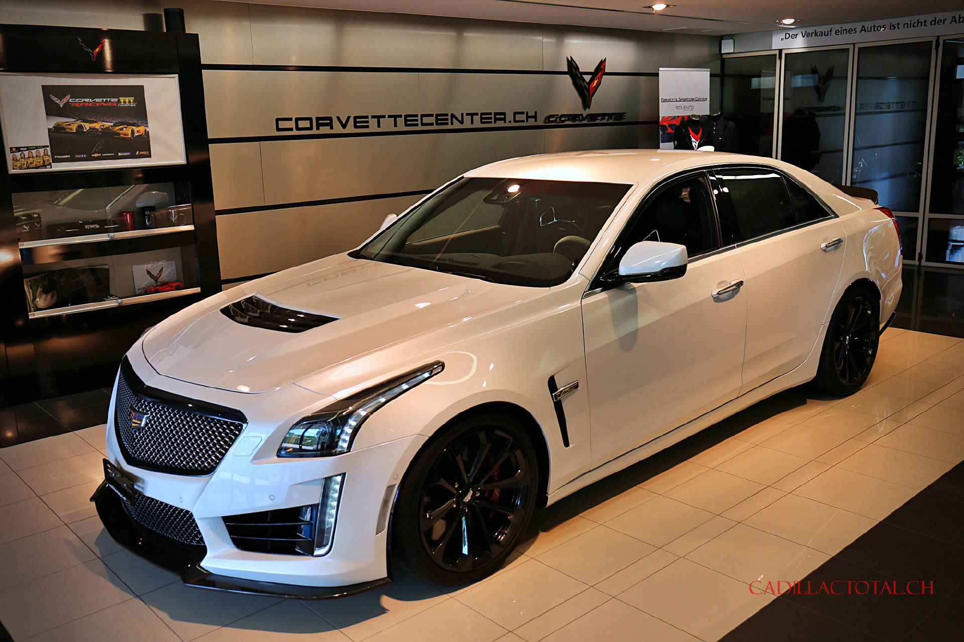 CADILLAC CTS-V 6.2 V8 Carbon Black Edition-image-1