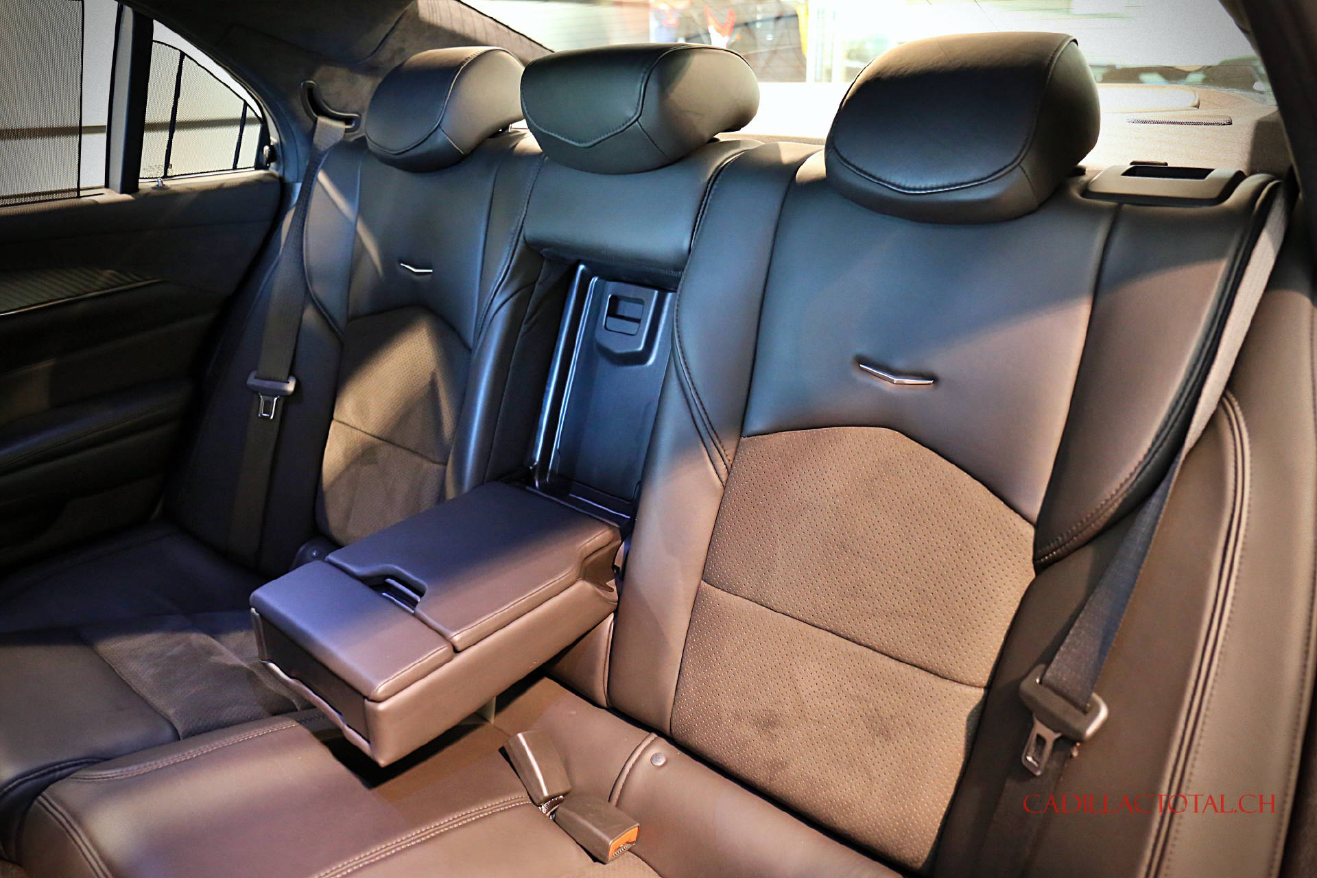 CADILLAC CTS-V 6.2 V8 Carbon Black Edition-image-11