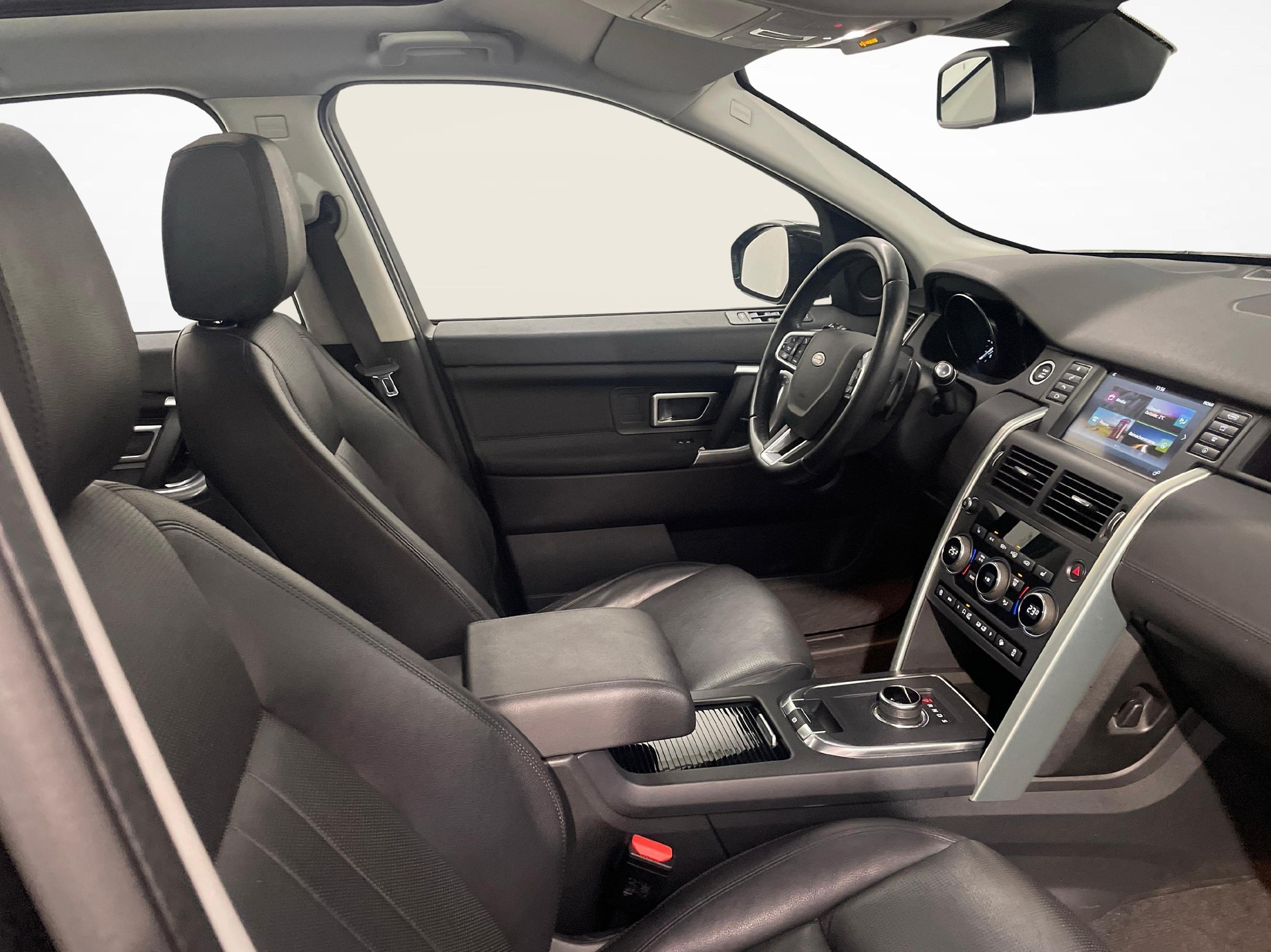 LAND ROVER Discovery Sport 2.0 Si4 HSE | 7-Plätzer | Anhängerkupplung-image-9