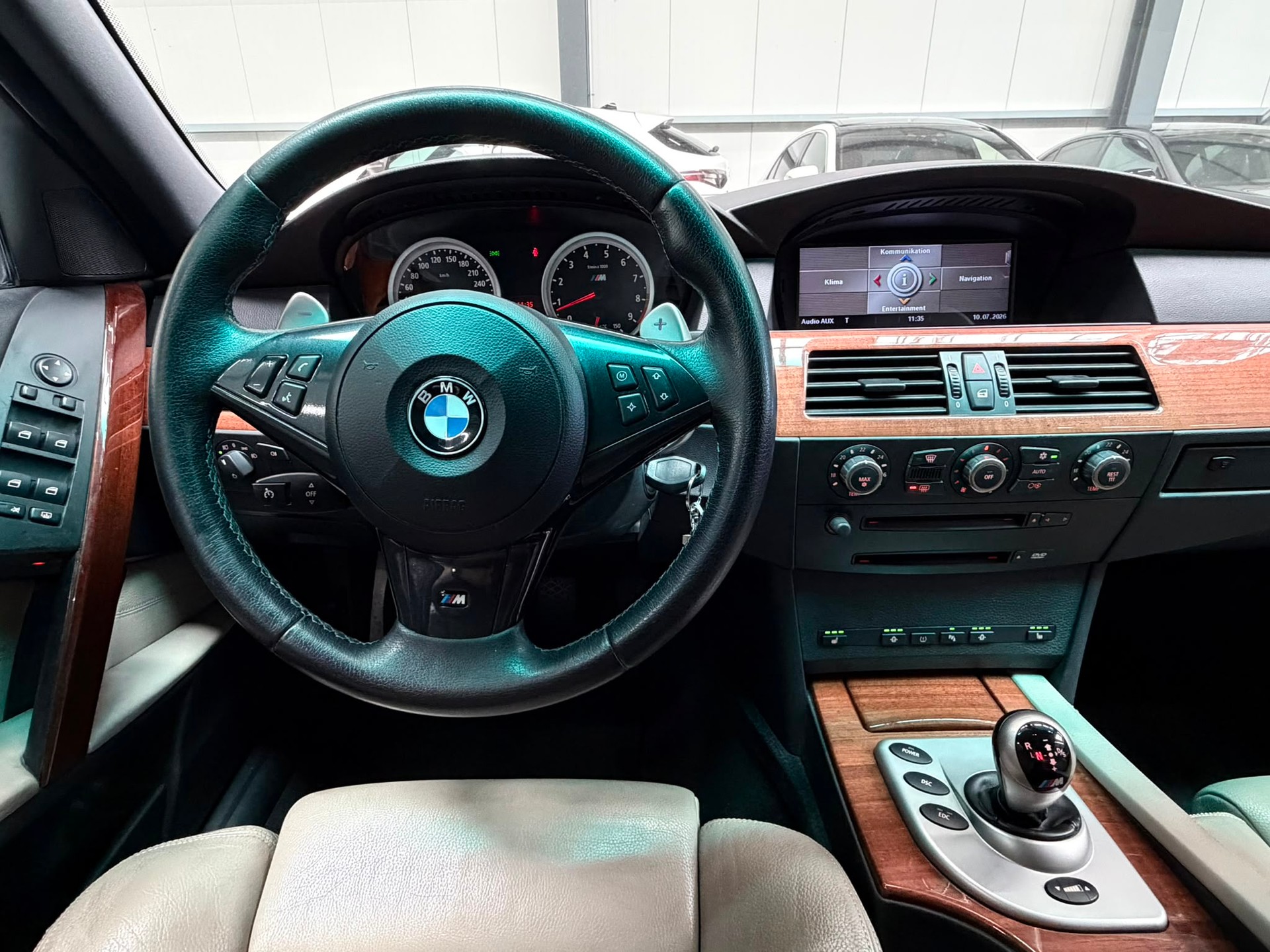 BMW M5-image-15