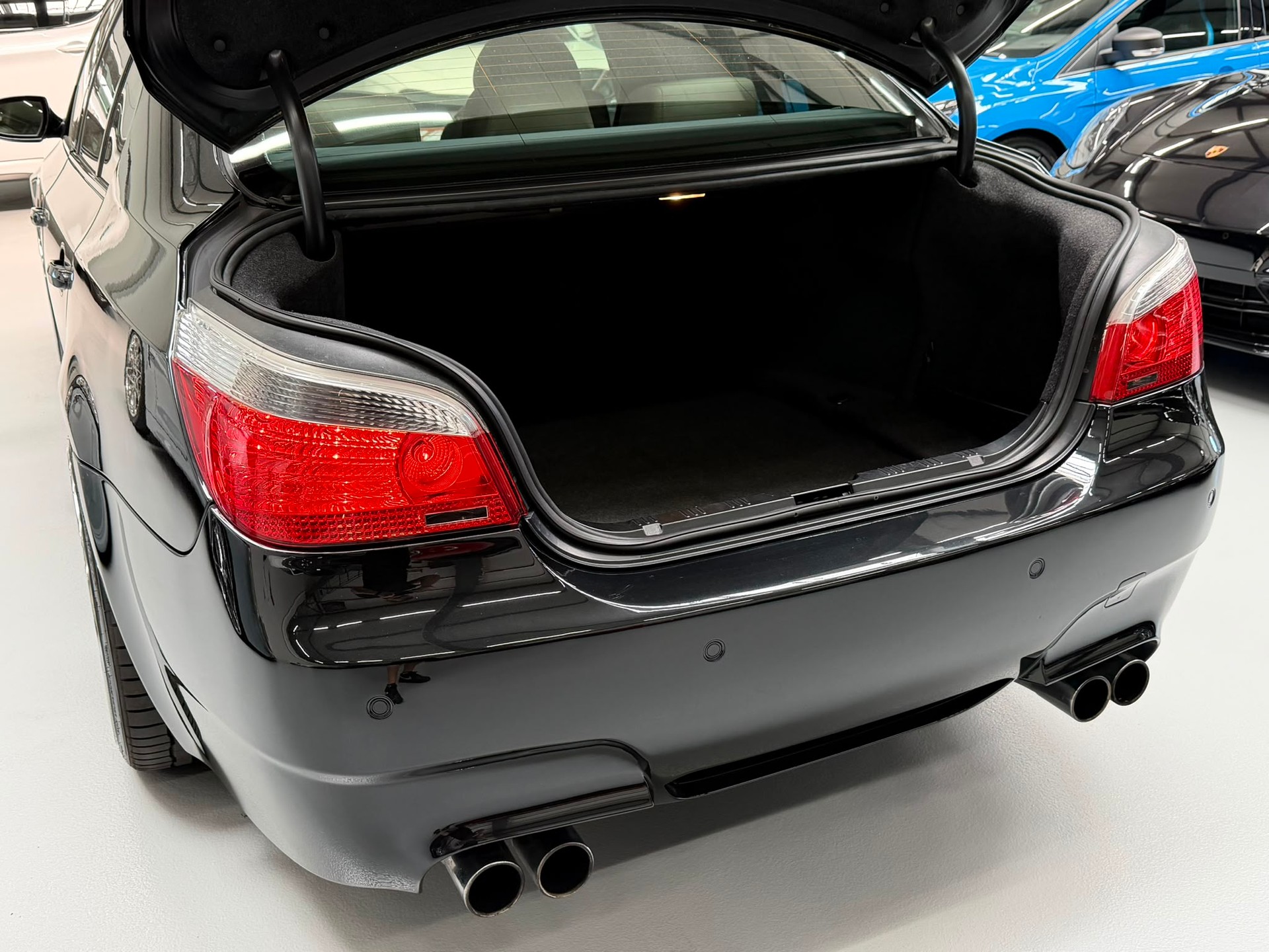 BMW M5-image-24