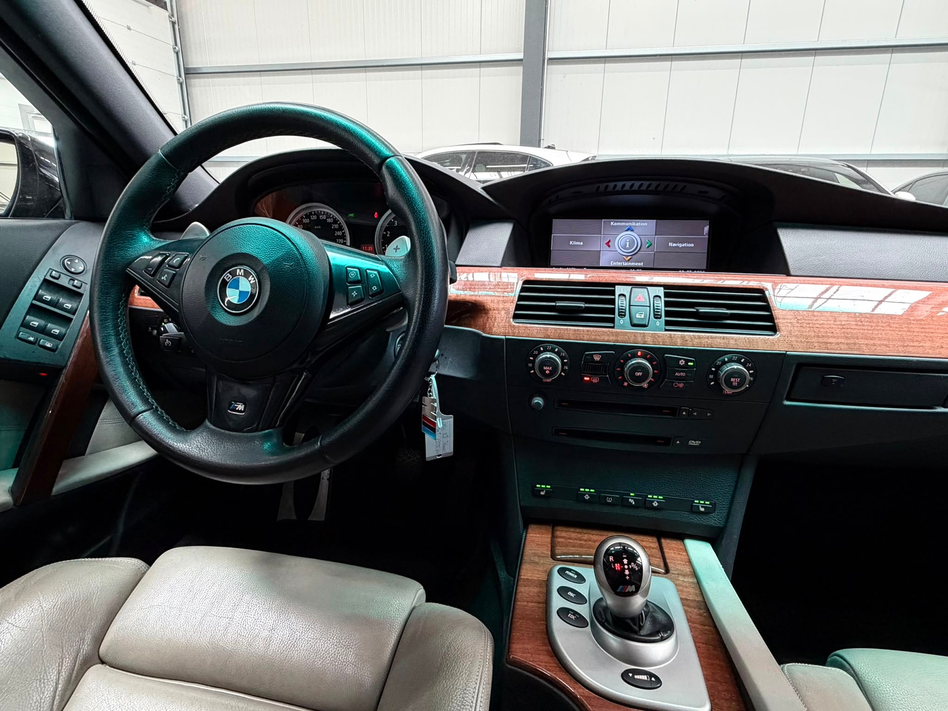 BMW M5-image-14