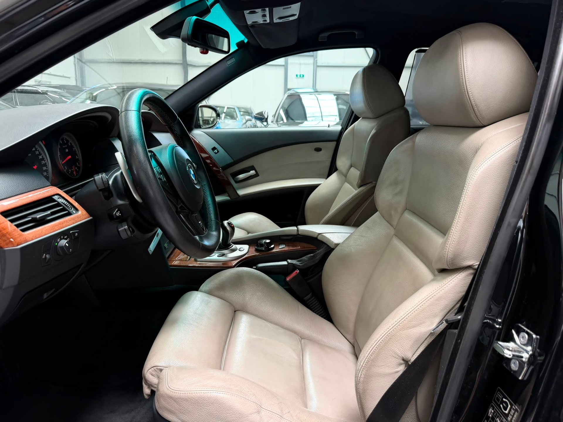 BMW M5-image-19