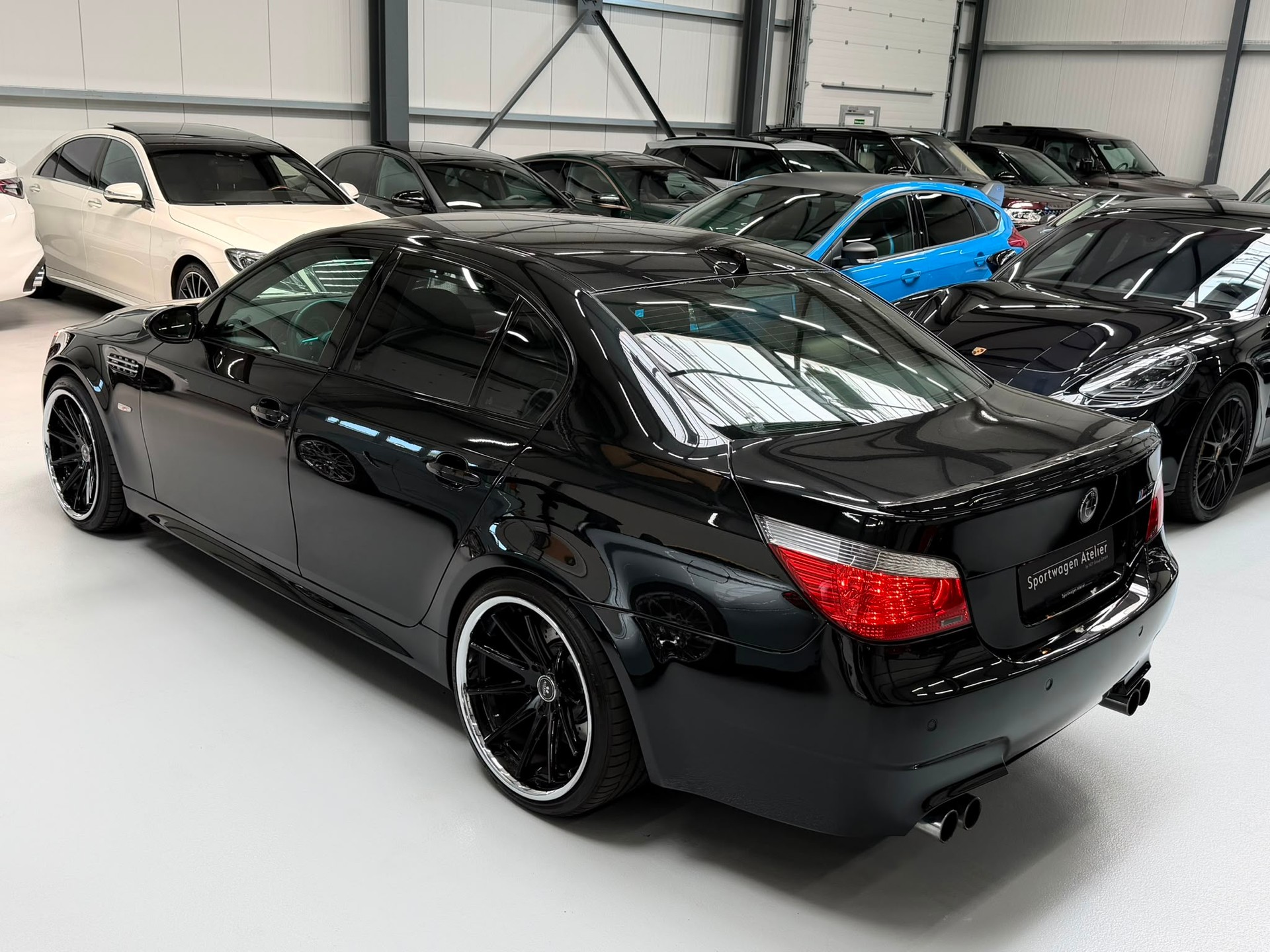 BMW M5-image-4