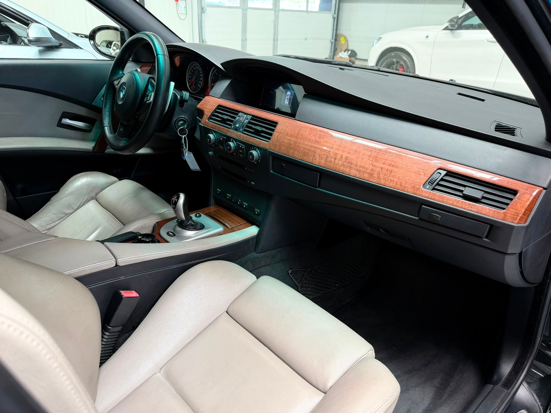 BMW M5-image-27