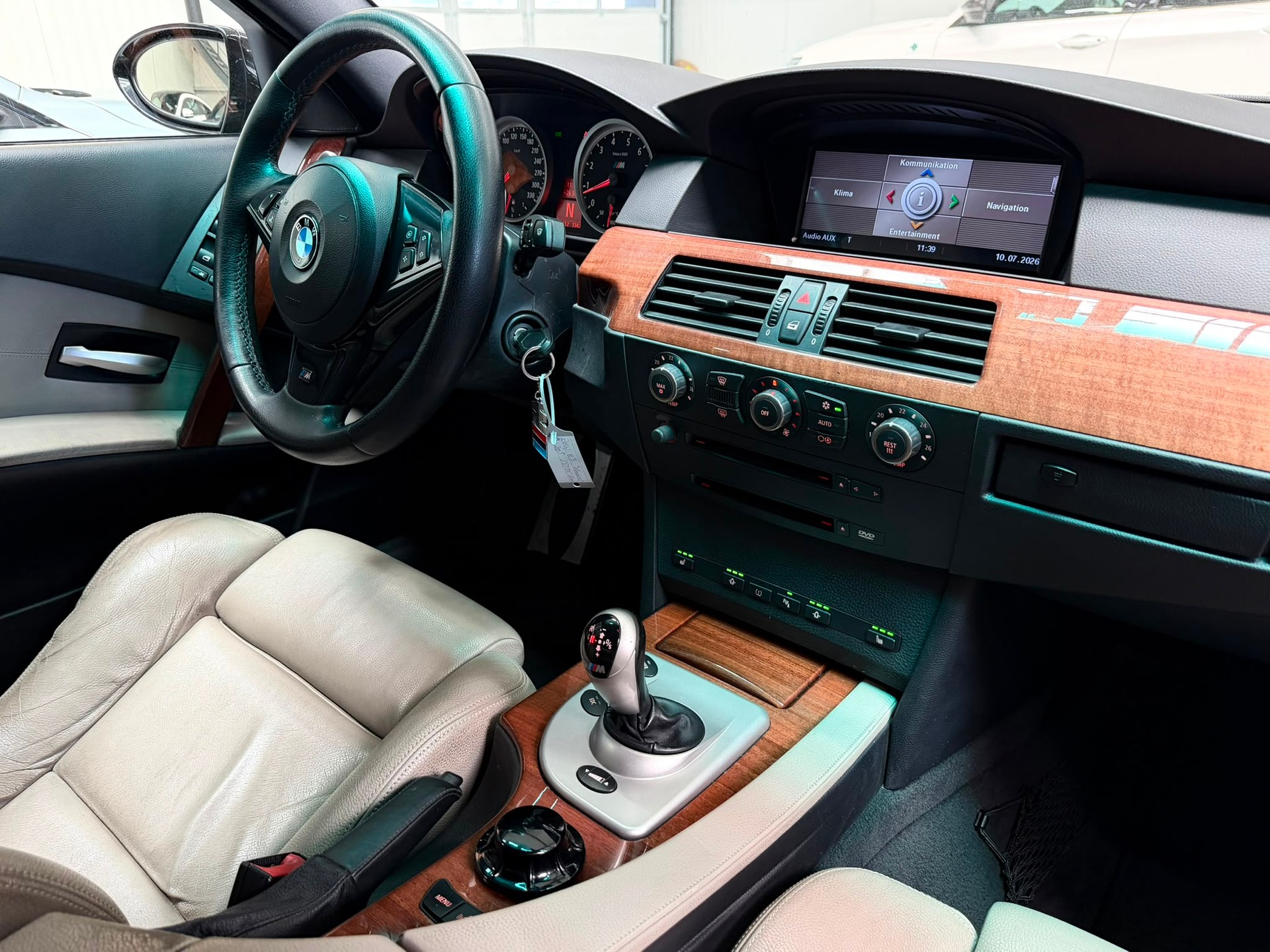 BMW M5-image-28