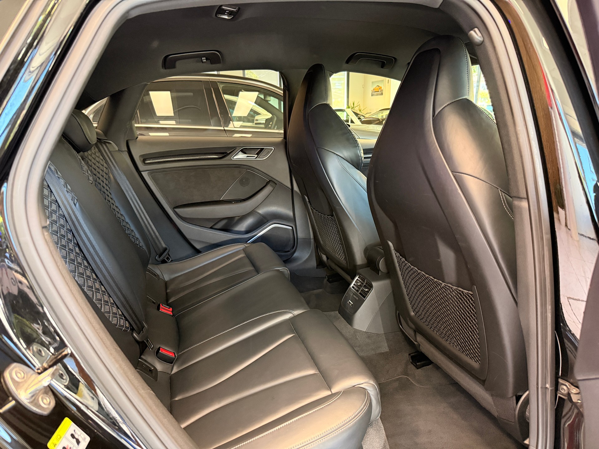 AUDI RS3 Limousine !OHNE OPF! 2.5 TSI quattro S-tronic-image-12