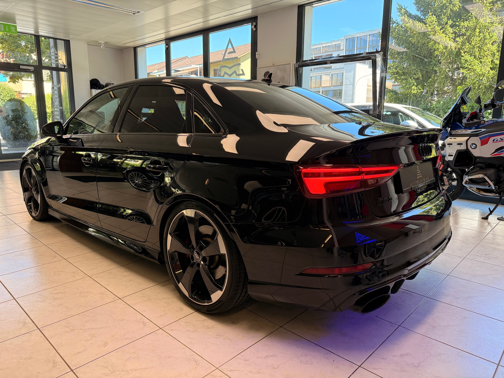 AUDI RS3 Limousine !OHNE OPF! 2.5 TSI quattro S-tronic-image-13