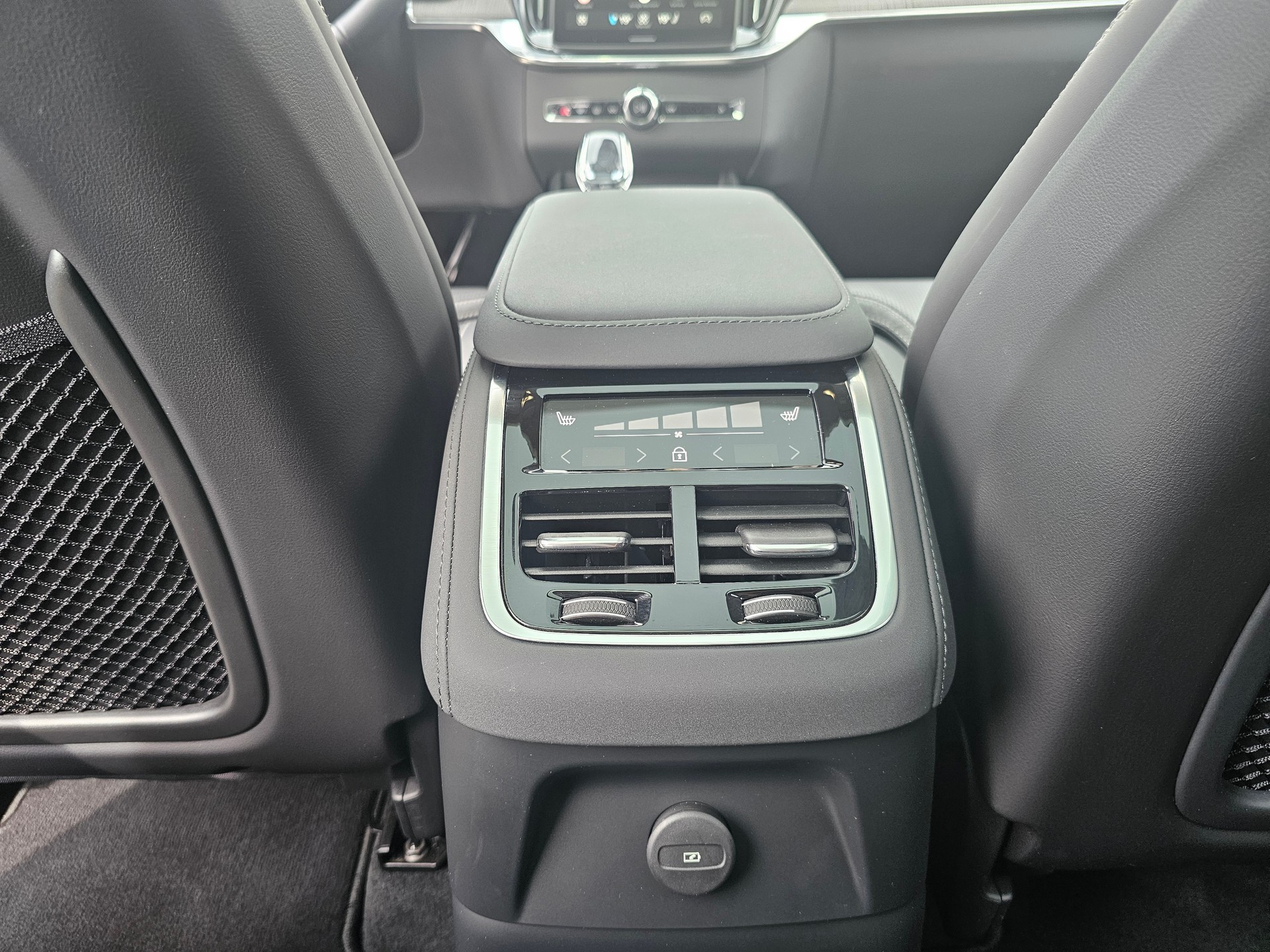 VOLVO XC90 2.0 T8 TE Ultra Bright eAWD-image-15