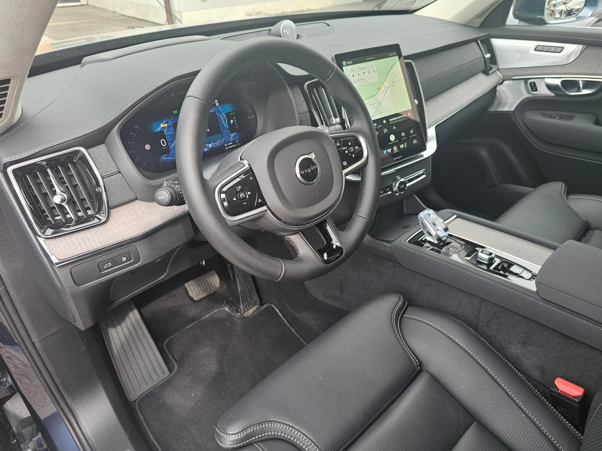 VOLVO XC90 2.0 T8 TE Ultra Bright eAWD-image-8