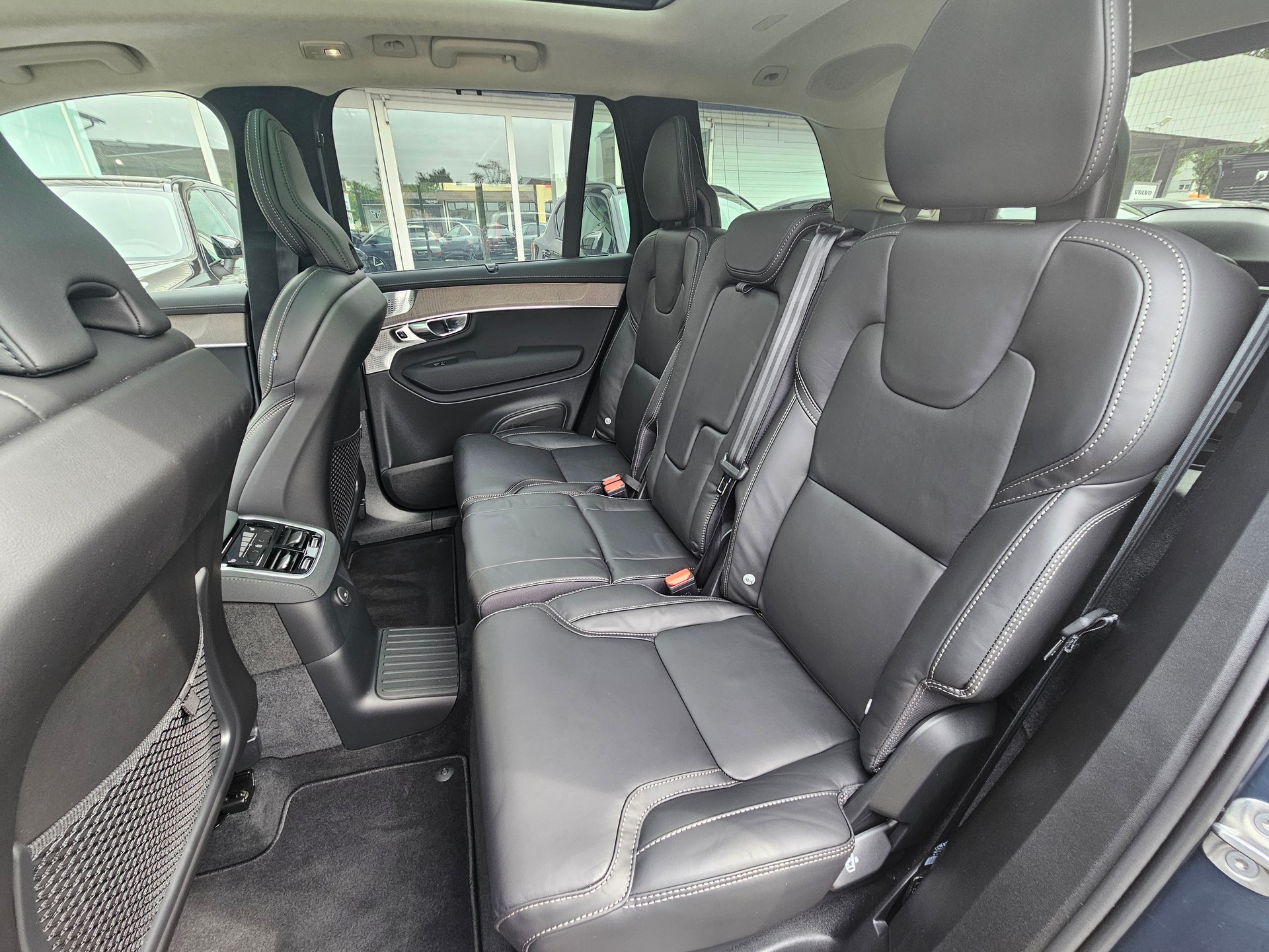 VOLVO XC90 2.0 T8 TE Ultra Bright eAWD-image-16