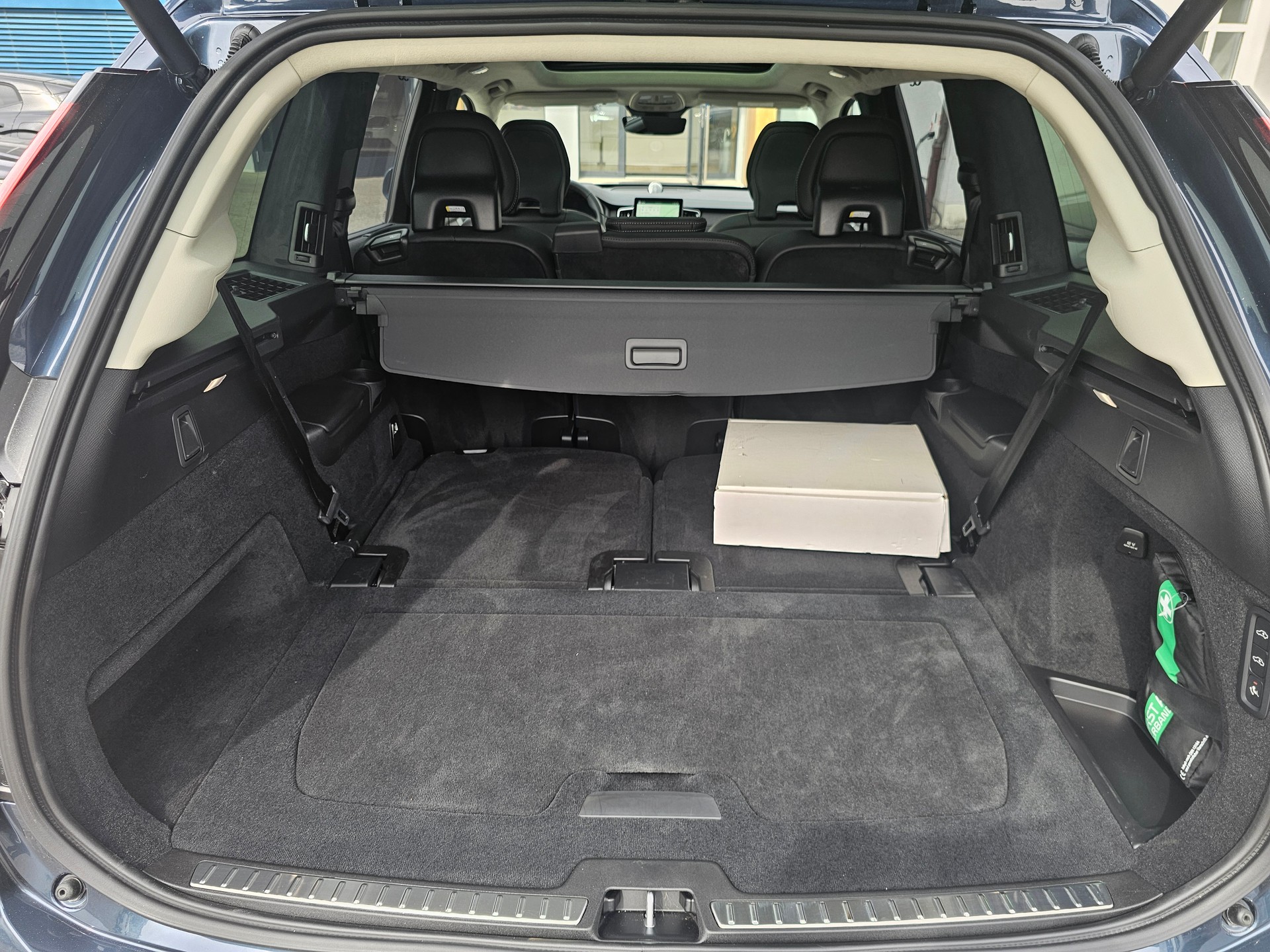 VOLVO XC90 2.0 T8 TE Ultra Bright eAWD-image-19