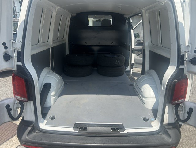 VW T6.1 2.0 TDI DSG-image-6