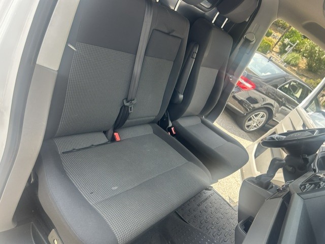 VW T6.1 2.0 TDI DSG-image-3