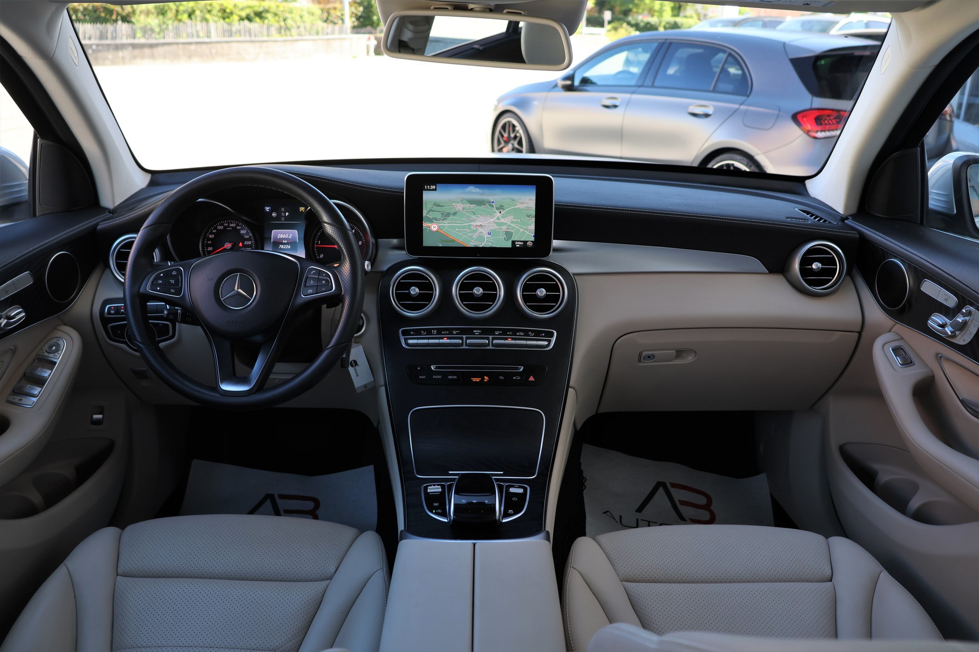 MERCEDES-BENZ GLC 250 d Exclusive 4Matic 9G-Tronic (CH)-image-13