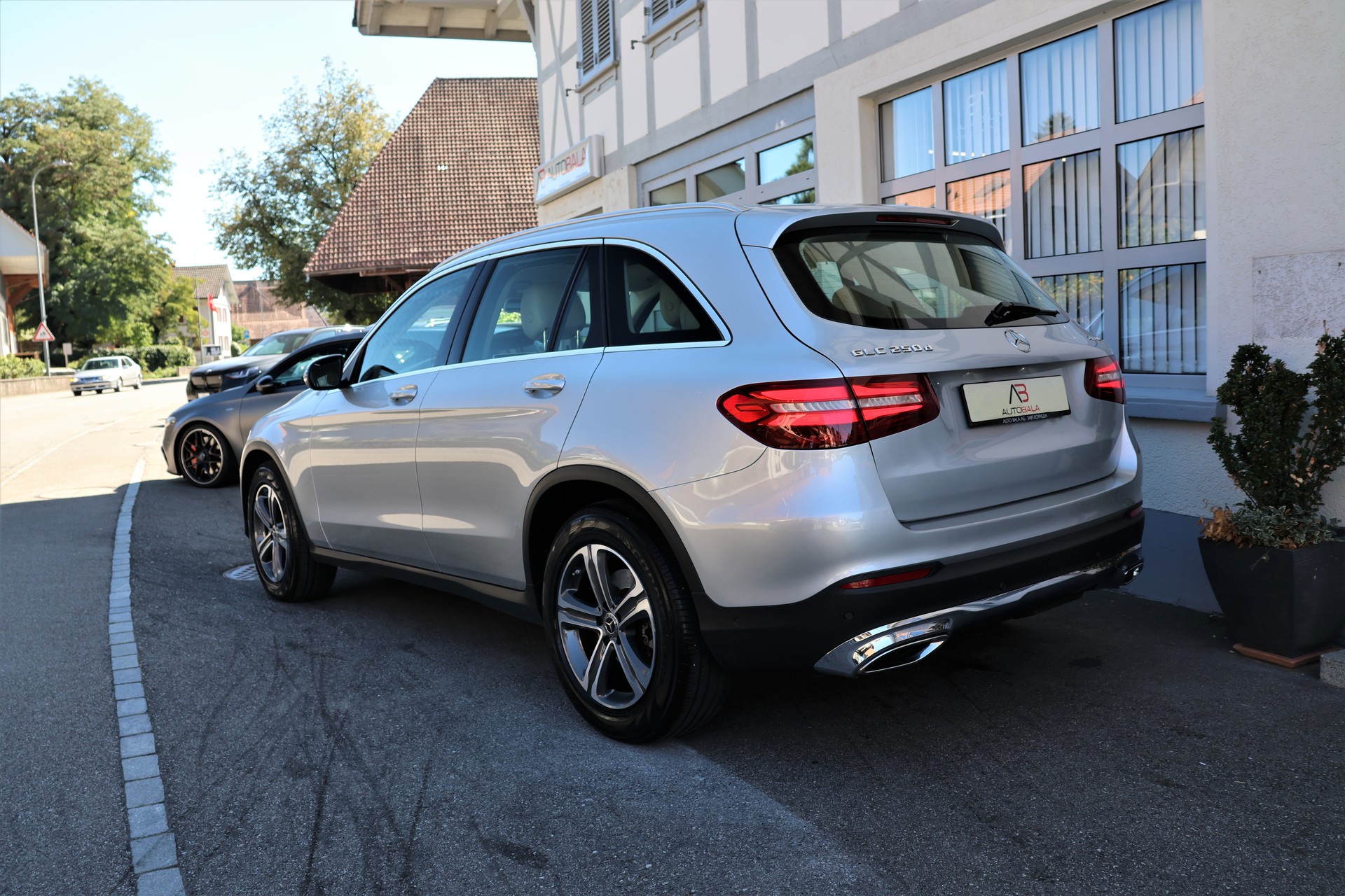 MERCEDES-BENZ GLC 250 d Exclusive 4Matic 9G-Tronic (CH)-image-4