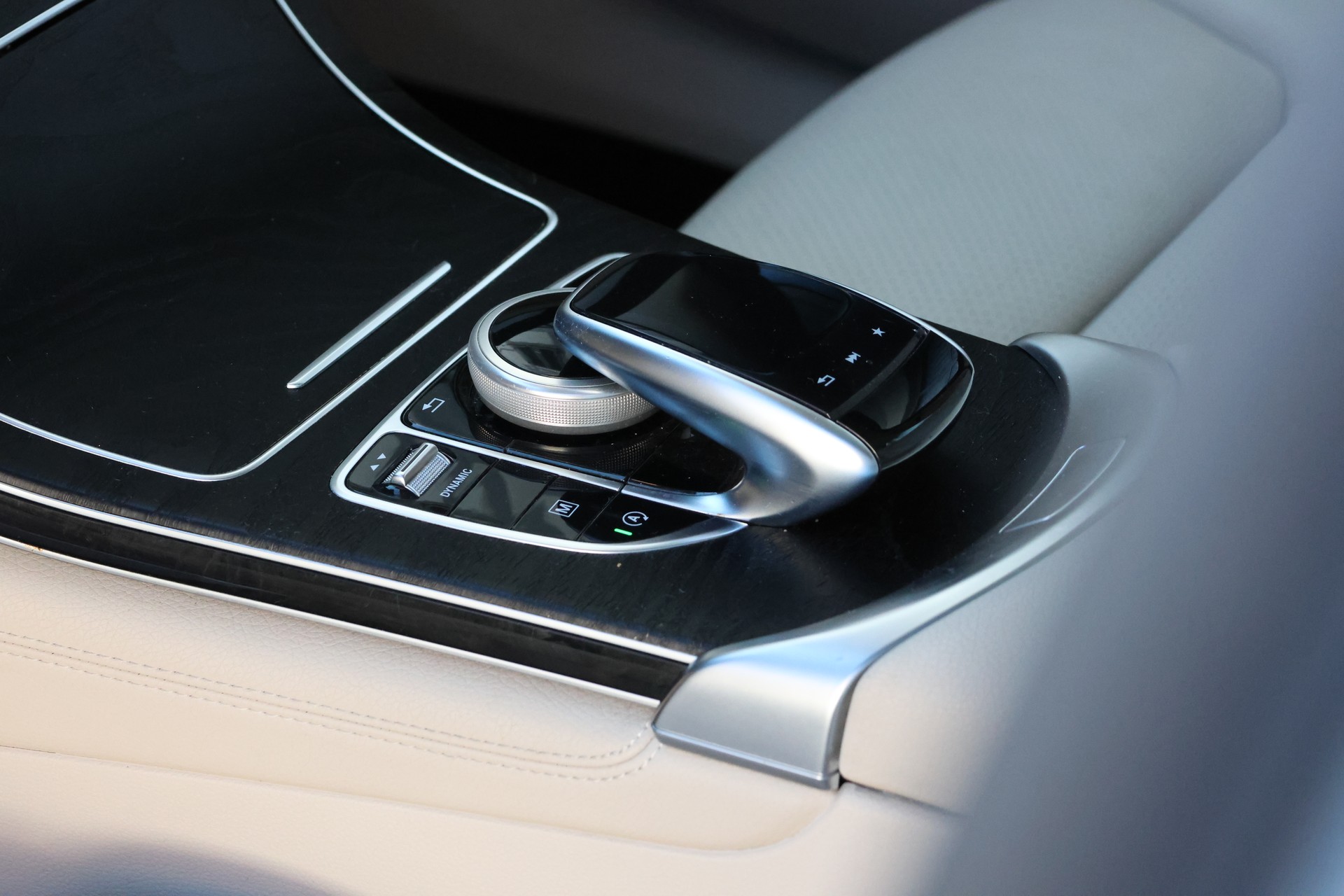 MERCEDES-BENZ GLC 250 d Exclusive 4Matic 9G-Tronic (CH)-image-9