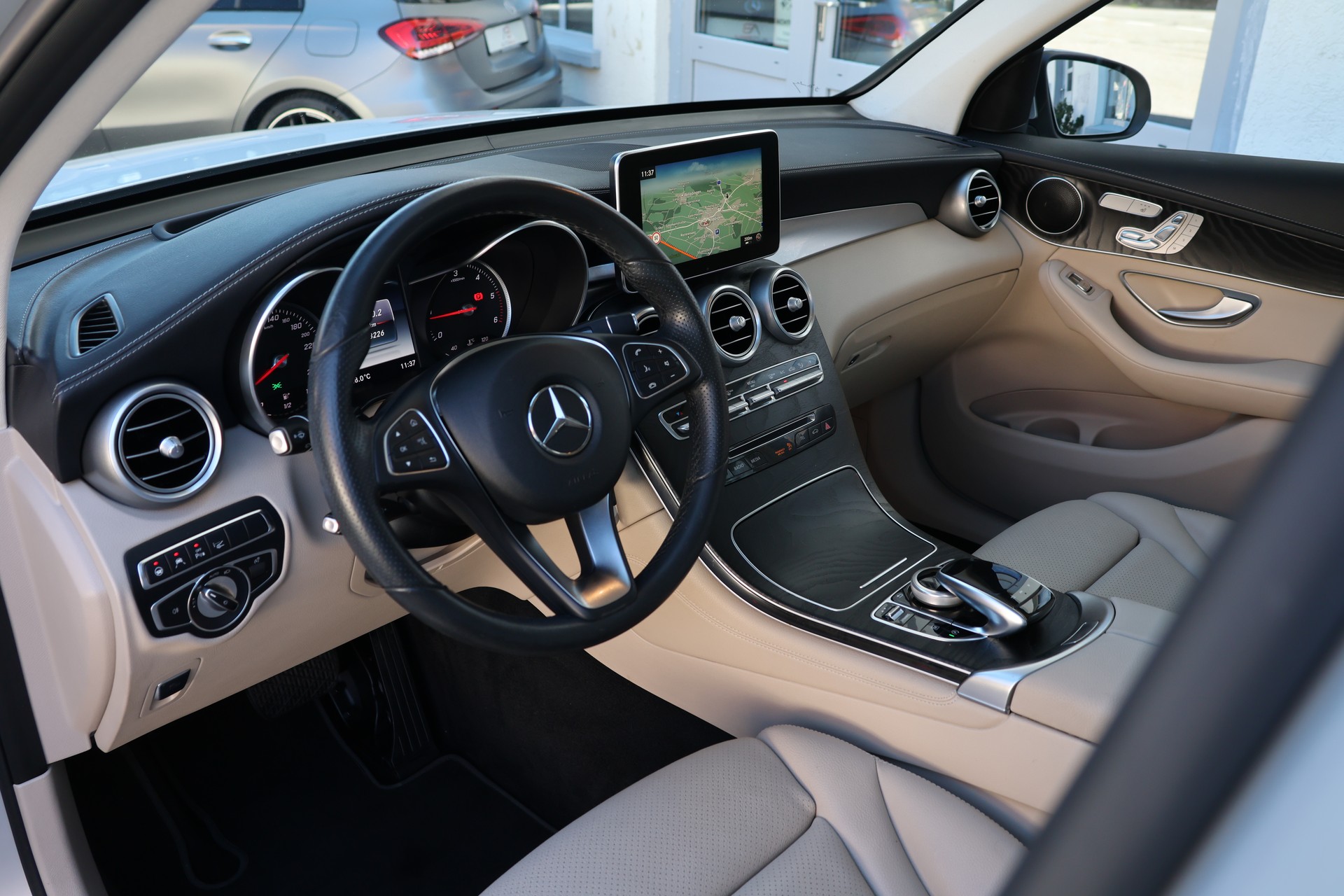 MERCEDES-BENZ GLC 250 d Exclusive 4Matic 9G-Tronic (CH)-image-8