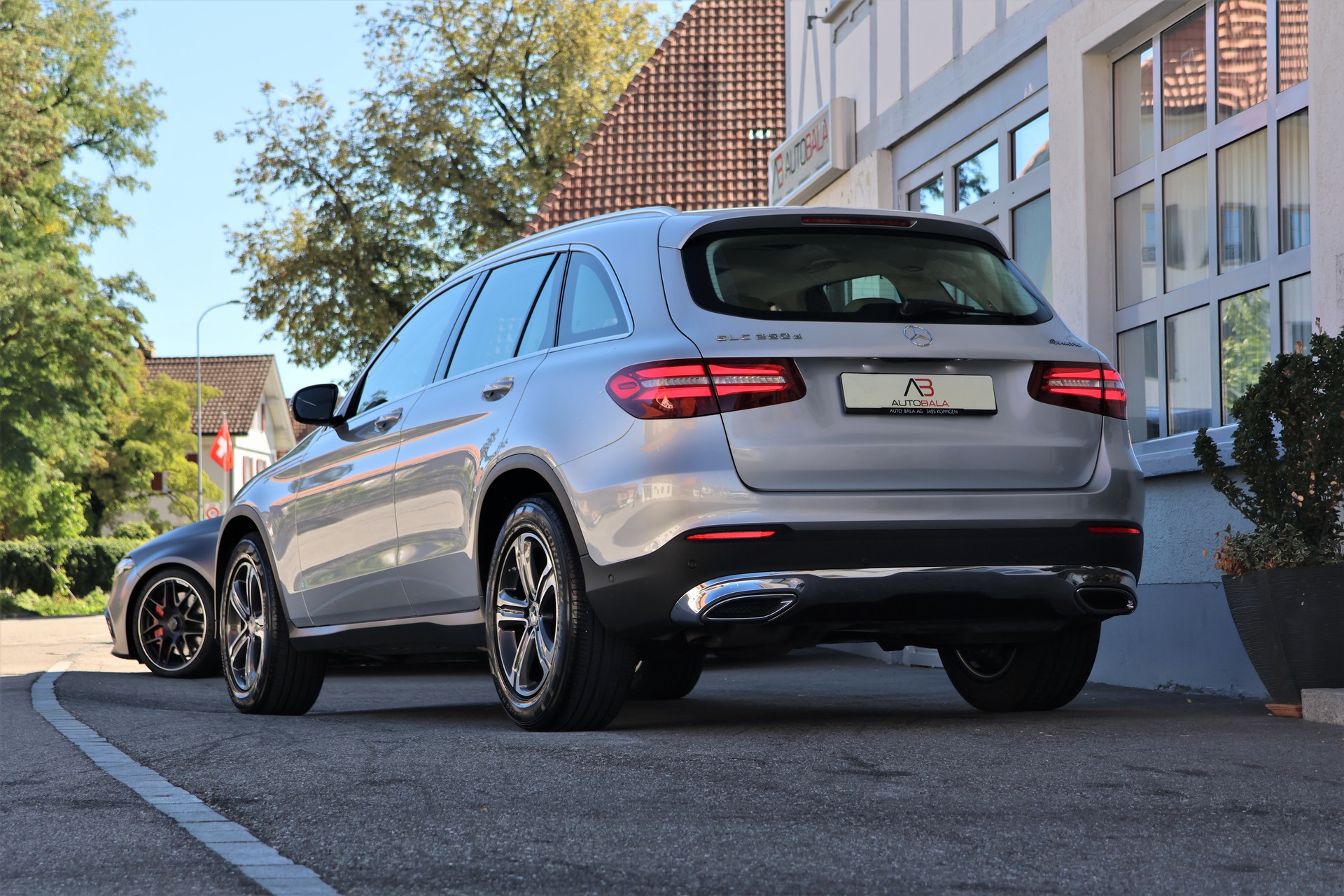MERCEDES-BENZ GLC 250 d Exclusive 4Matic 9G-Tronic (CH)-showroom-element-2