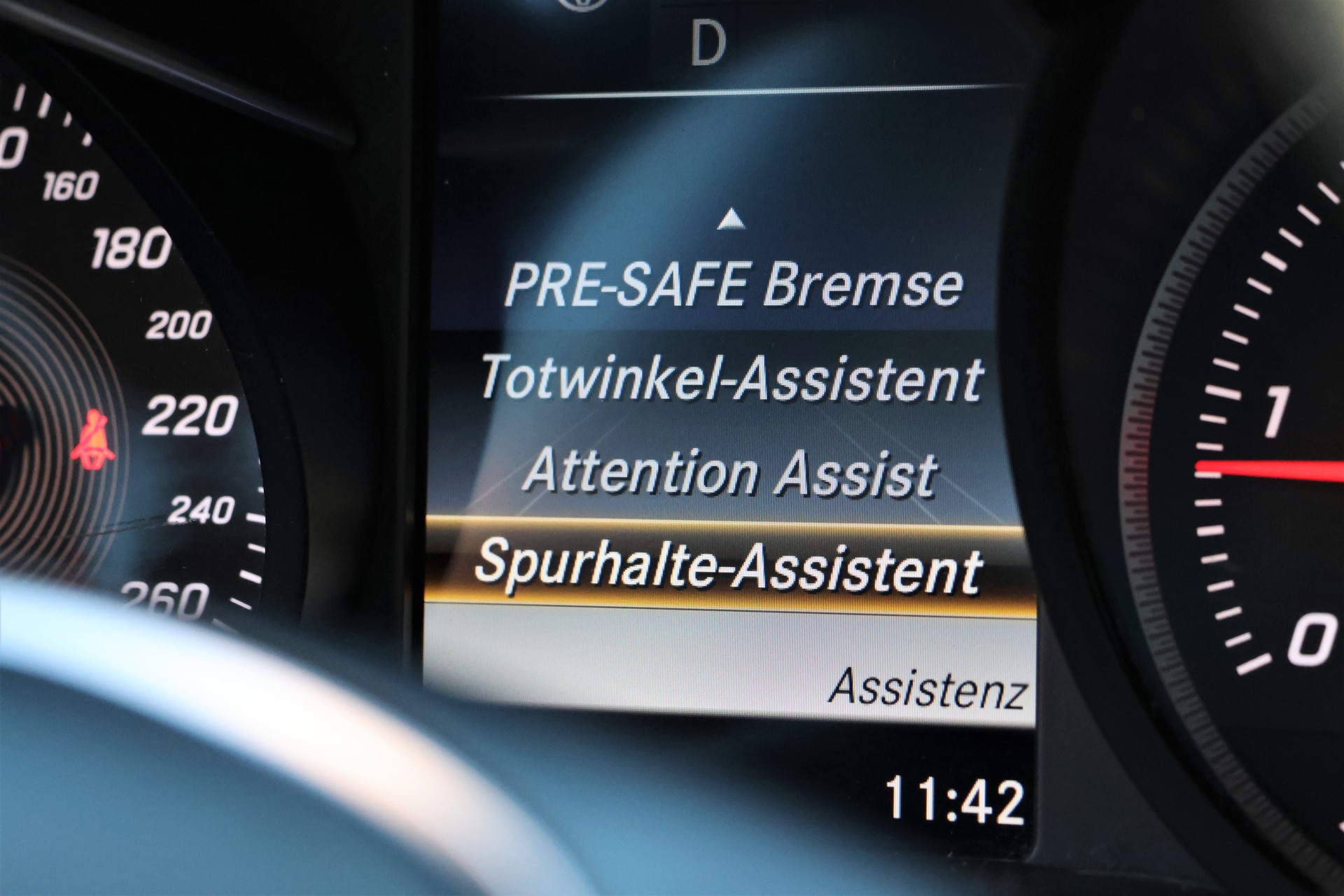 MERCEDES-BENZ GLC 250 d Exclusive 4Matic 9G-Tronic (CH)-image-19