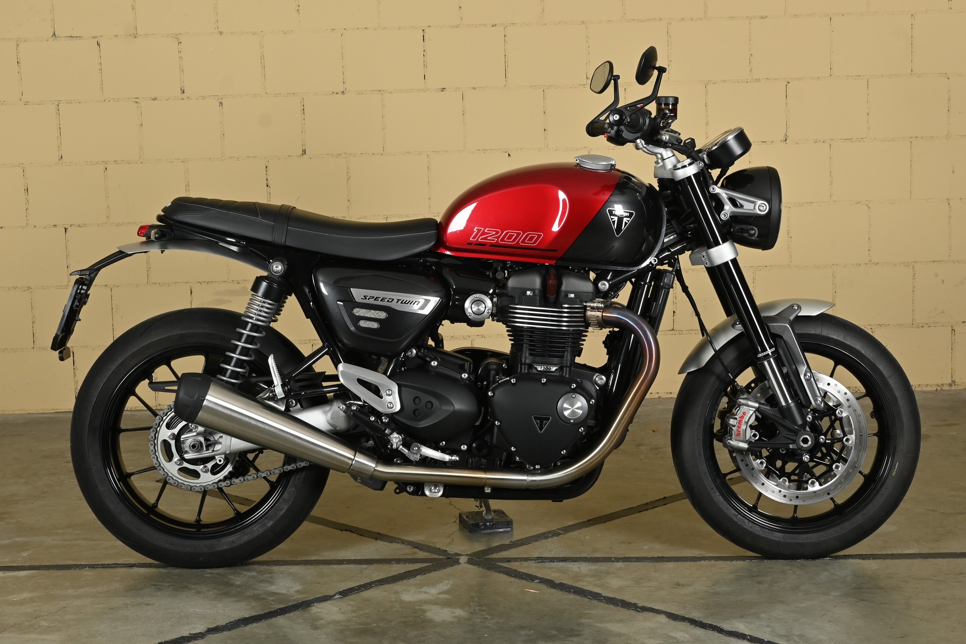 TRIUMPH Speed Twin 1200