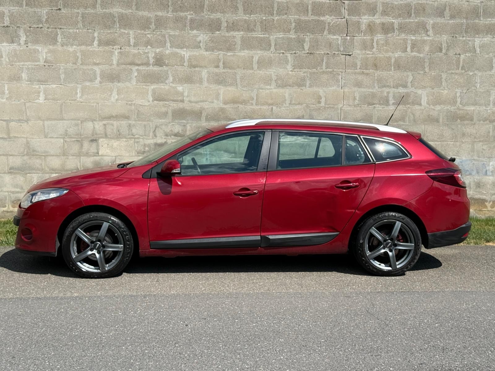 RENAULT Mégane Grandtour 1.4 16V Turbo Dynamique-image-1