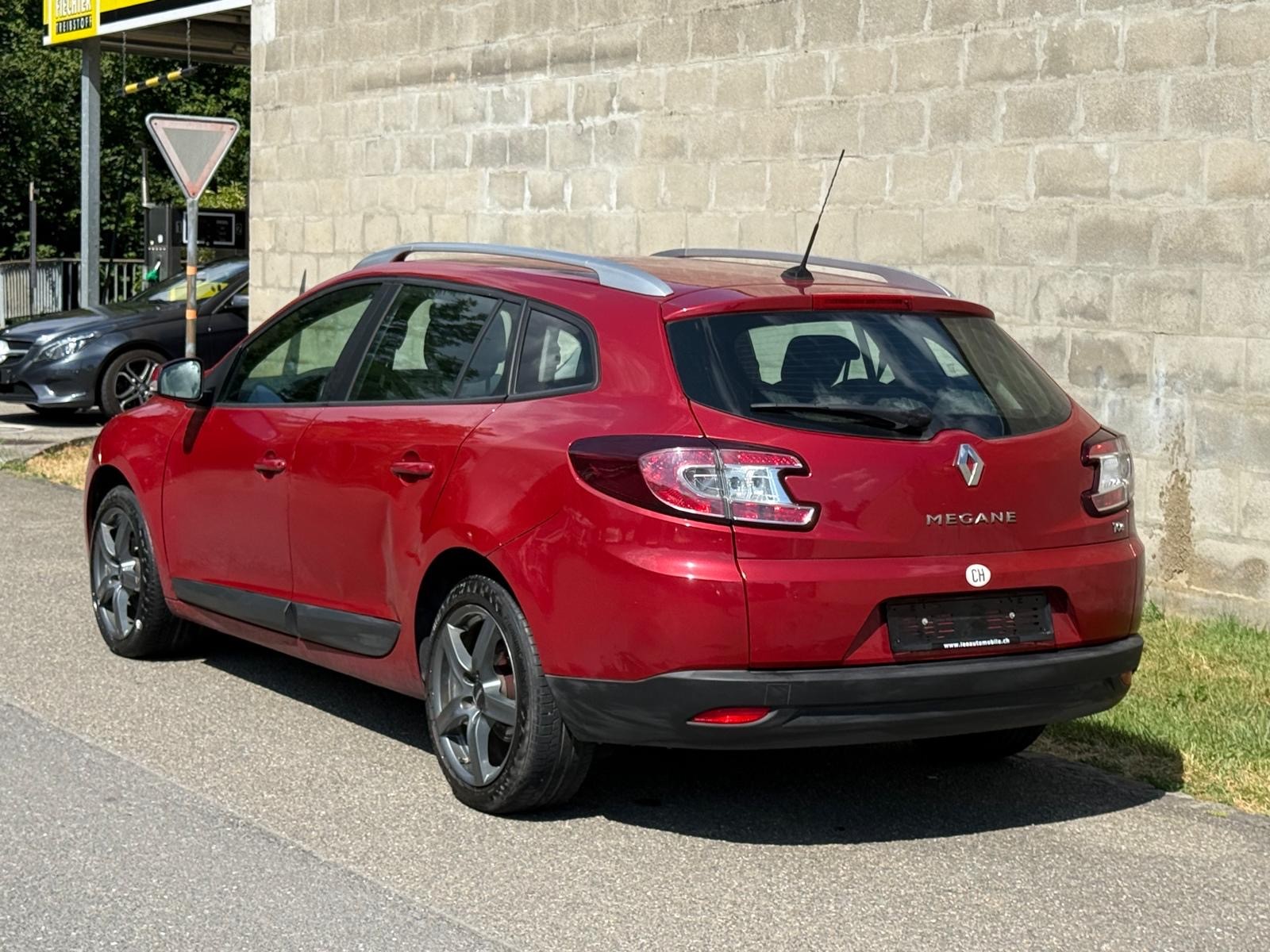 RENAULT Mégane Grandtour 1.4 16V Turbo Dynamique-image-2