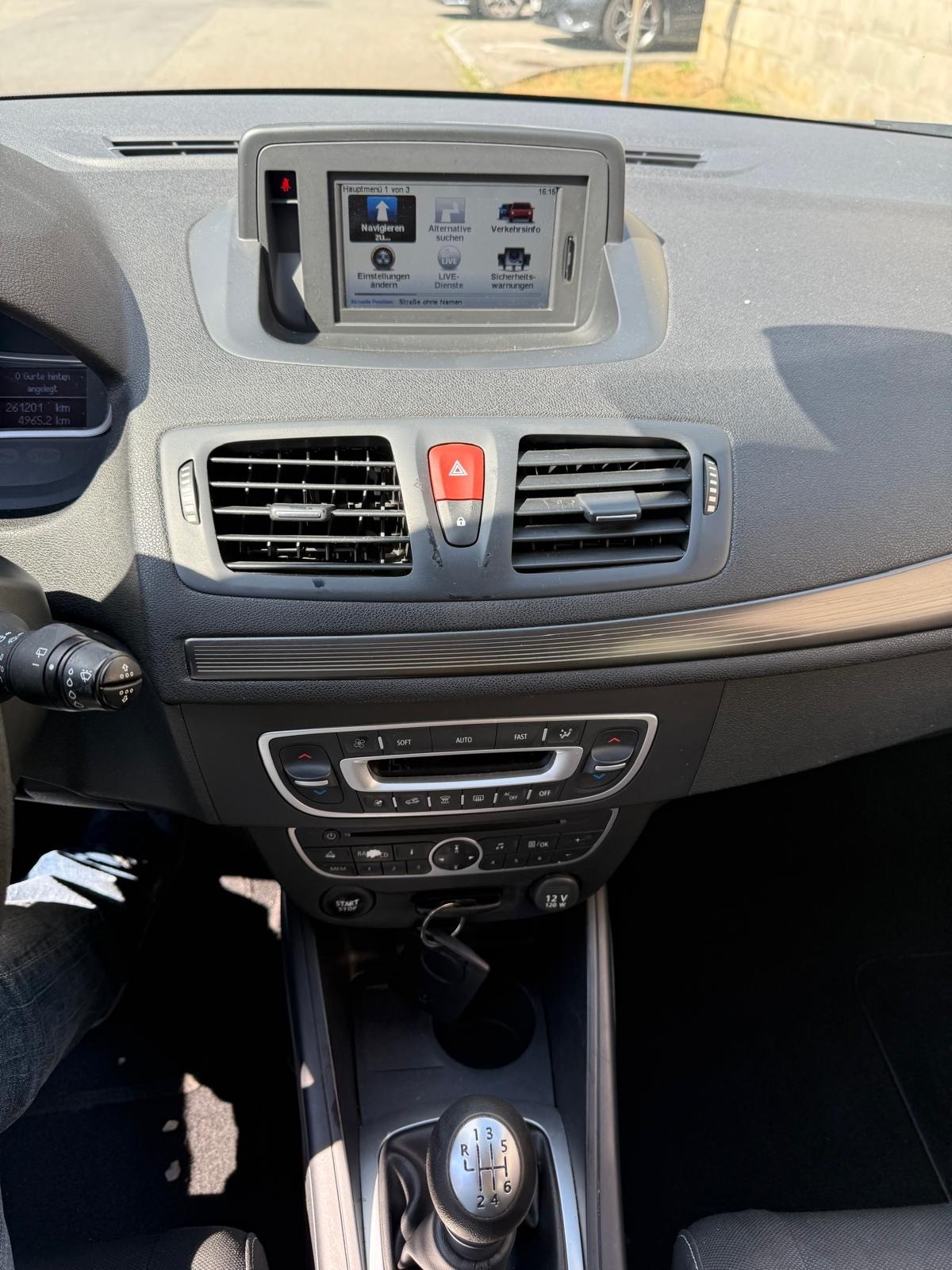 RENAULT Mégane Grandtour 1.4 16V Turbo Dynamique-image-12