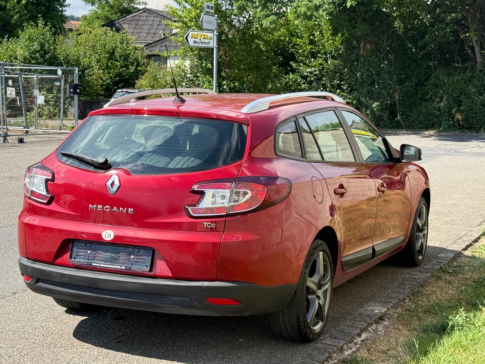 RENAULT Mégane Grandtour 1.4 16V Turbo Dynamique-image-6